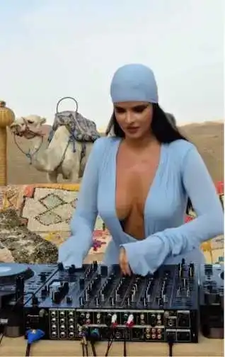 最美女球迷转行