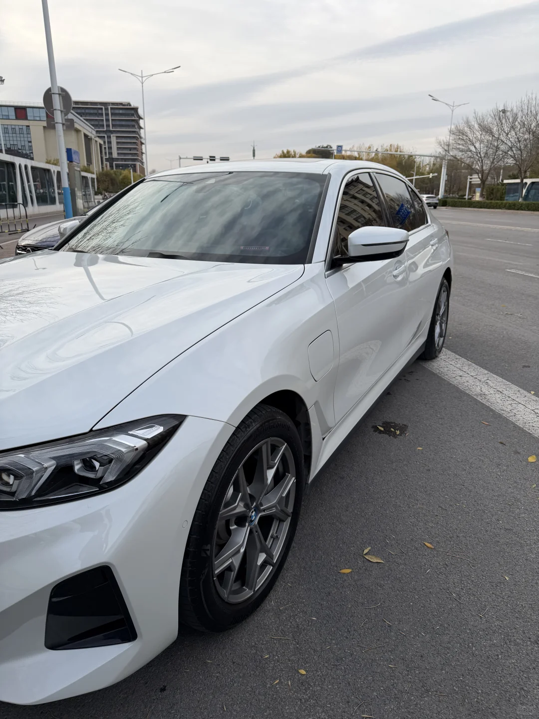 今日洗车，白车打蜡