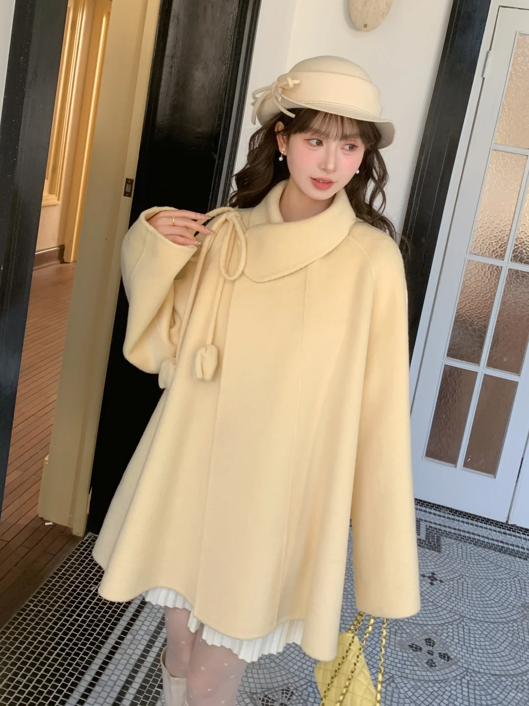 奶黄大衣气质感直接化身冬日大小姐！💛