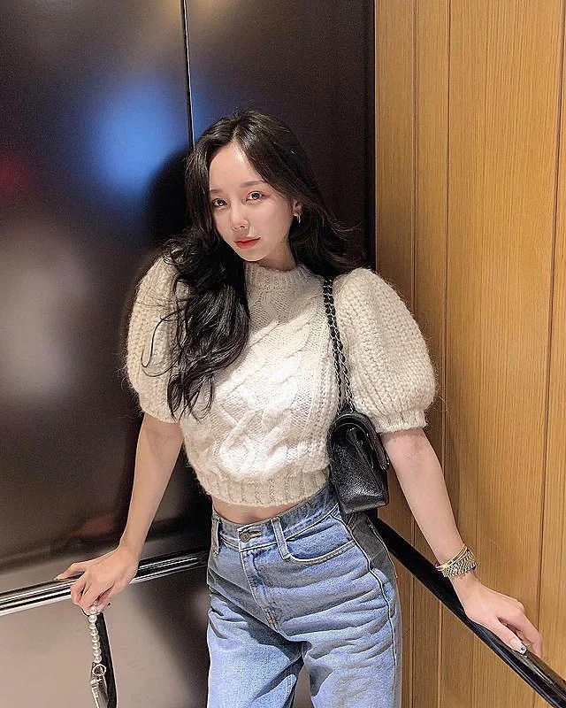 [ins美女]身材性感的大长腿美女模特写真2