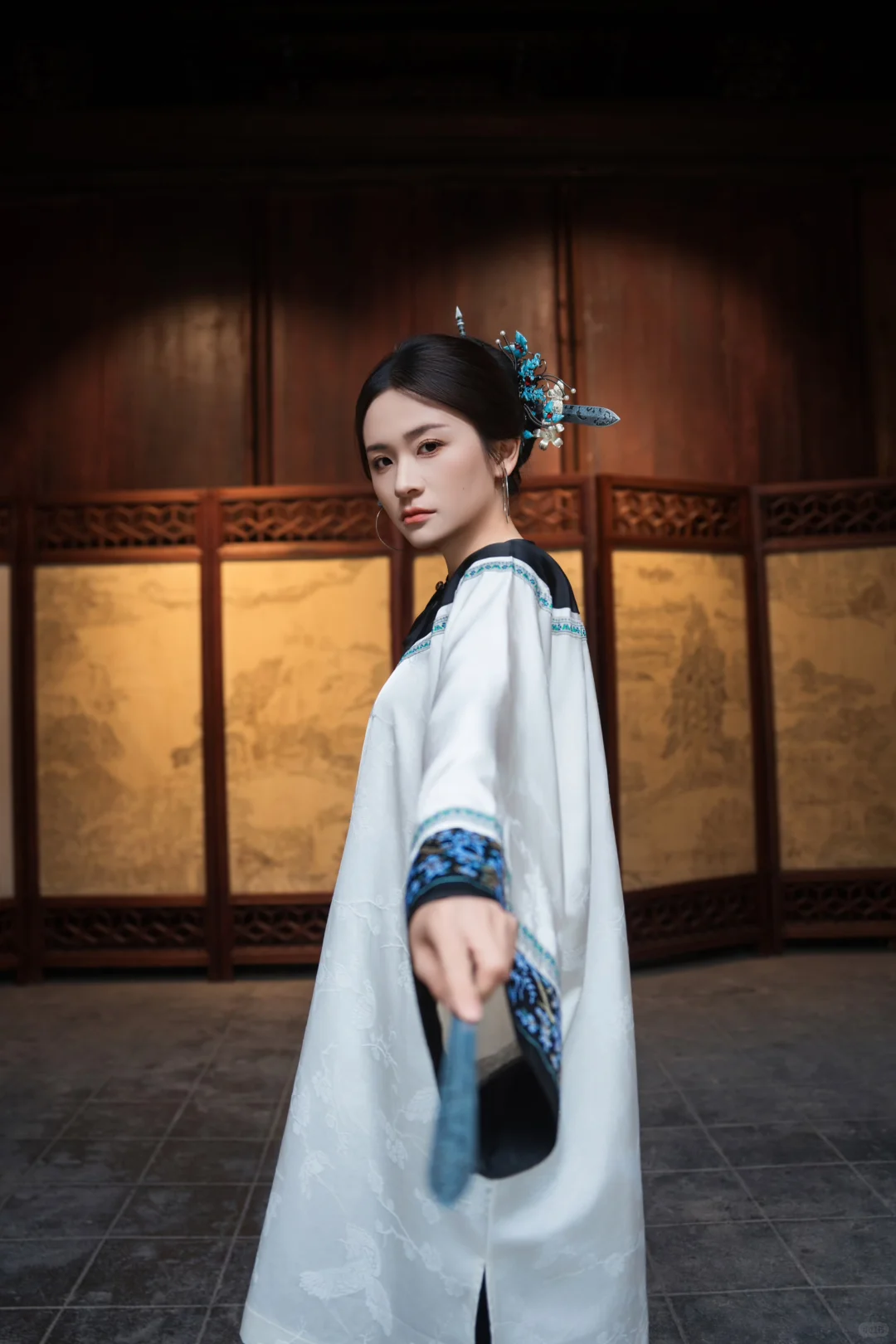 她可以是娇艳的花，也可以是锐利的剑⚔️