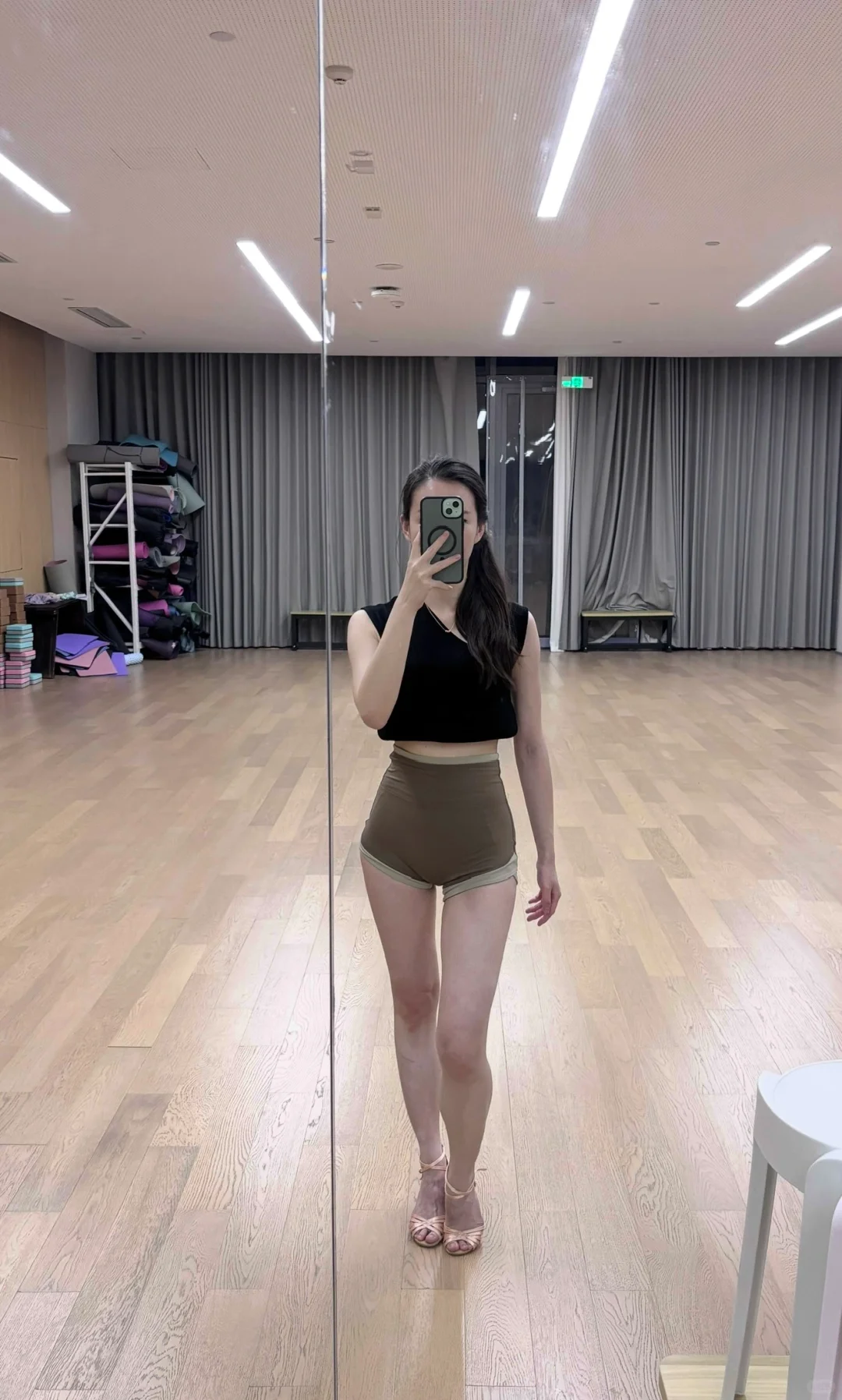 也是第一次穿上瑜伽裤了！