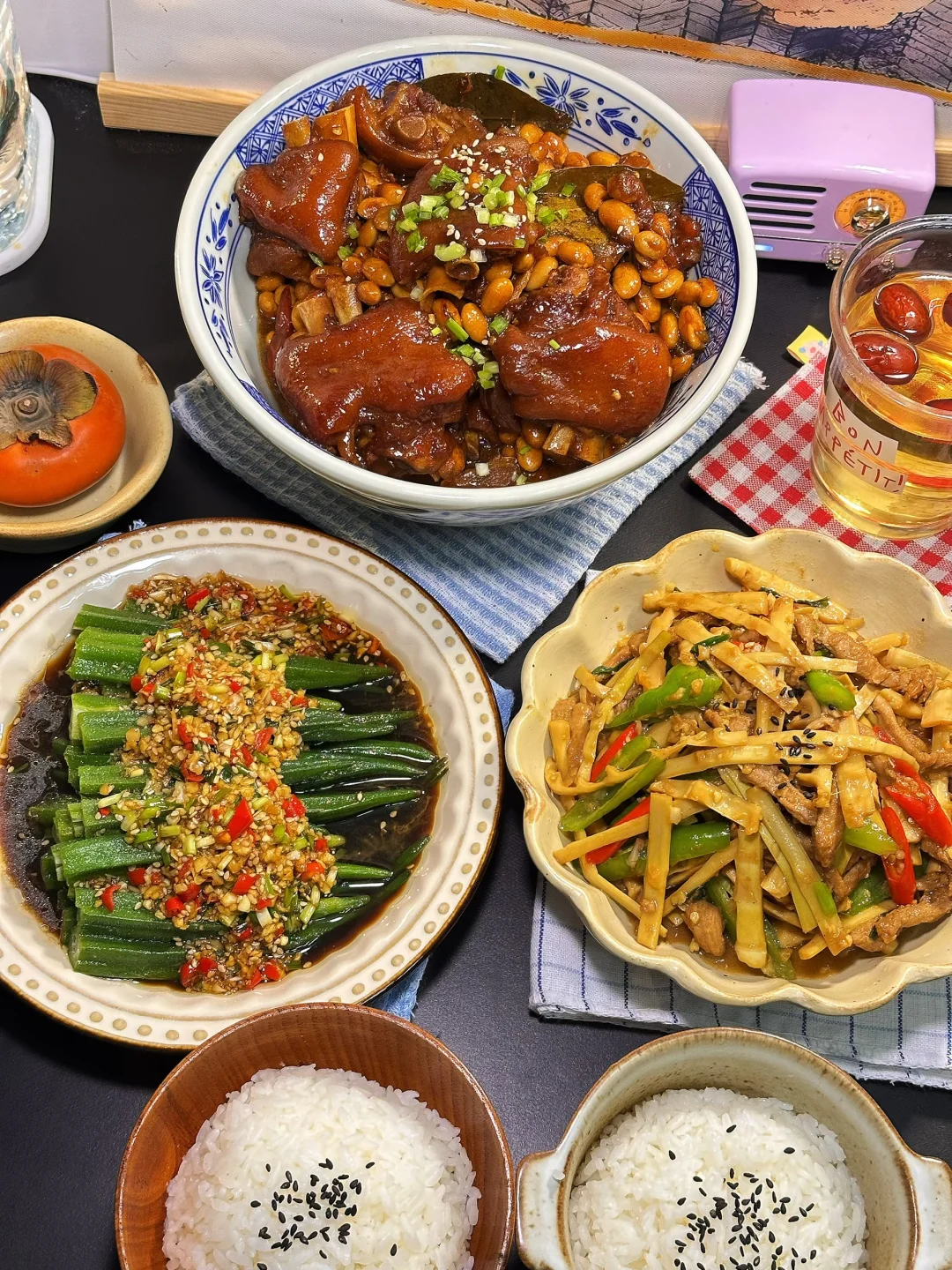 晚餐｜猪蹄炖黄豆 竹笋炒肉丝 凉拌秋葵