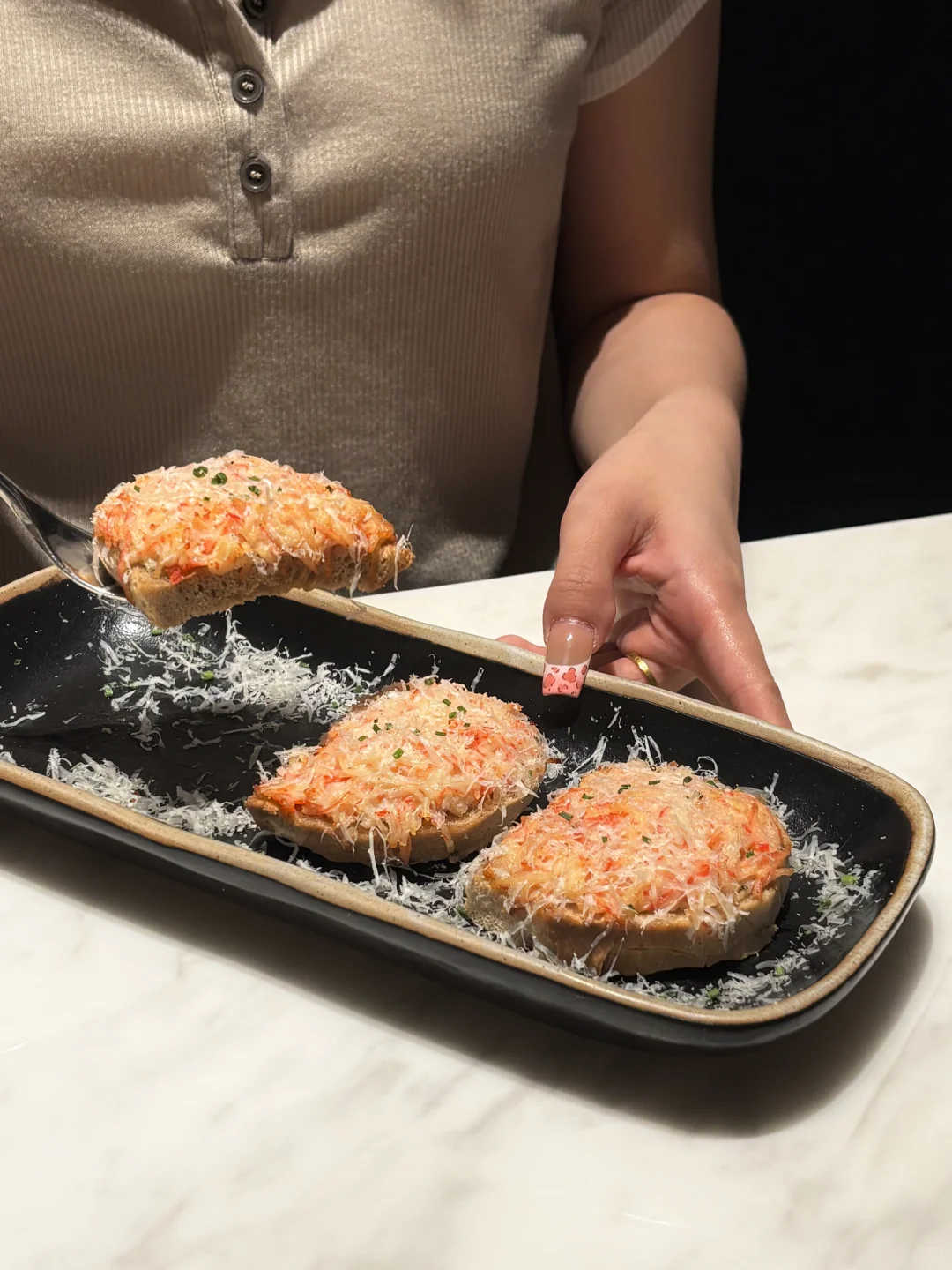 广州体育西！！吃到人生草莓Tiramisu🍓！！