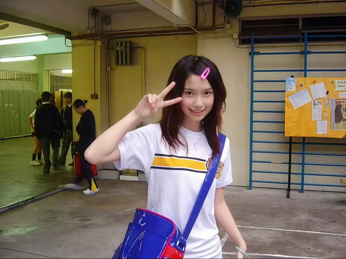 怎么有人戴眼罩还那么好看