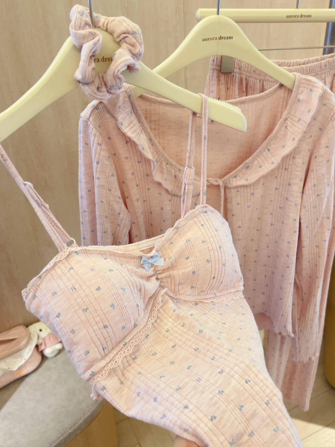 🎀甜心絮语｜秋冬纯欲感爆棚的吊带三件套✨