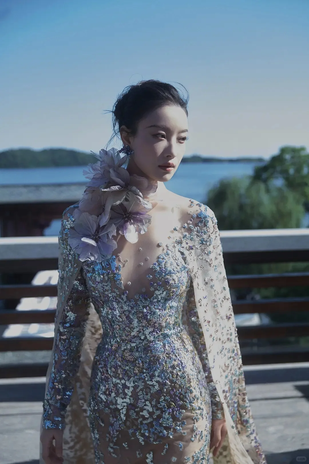 倪妮炫彩长裙礼服写真集