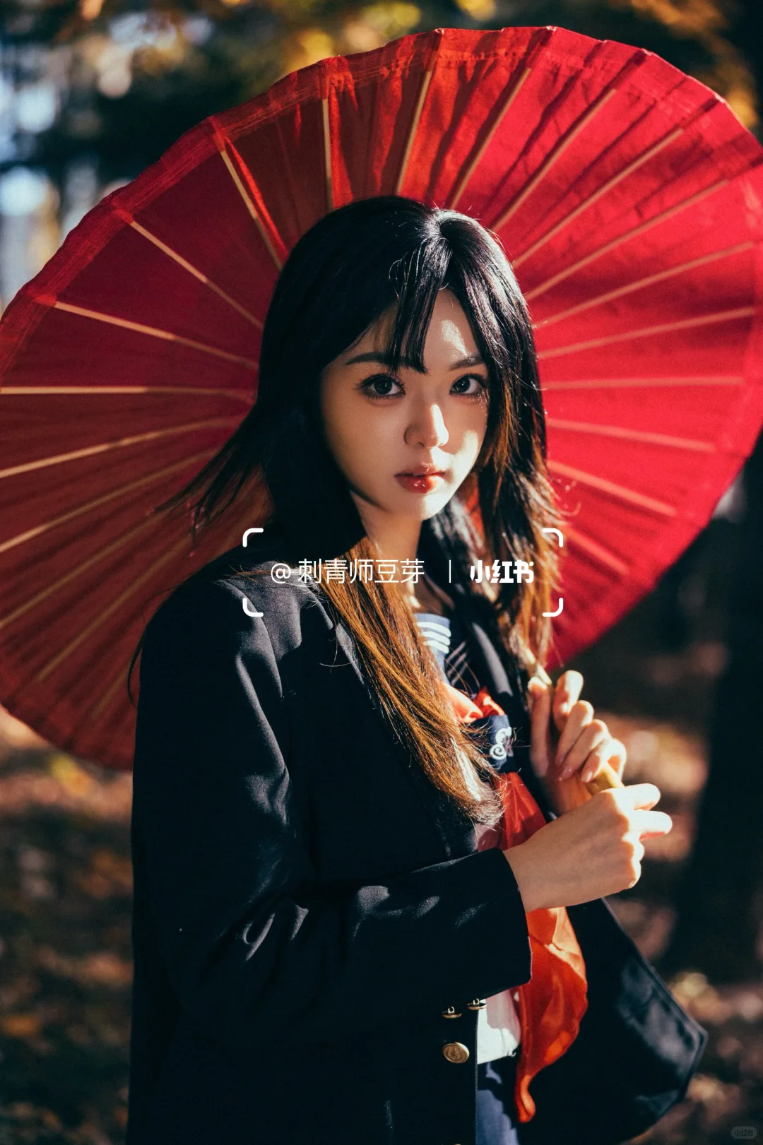 秋天 少女 枫叶 等待