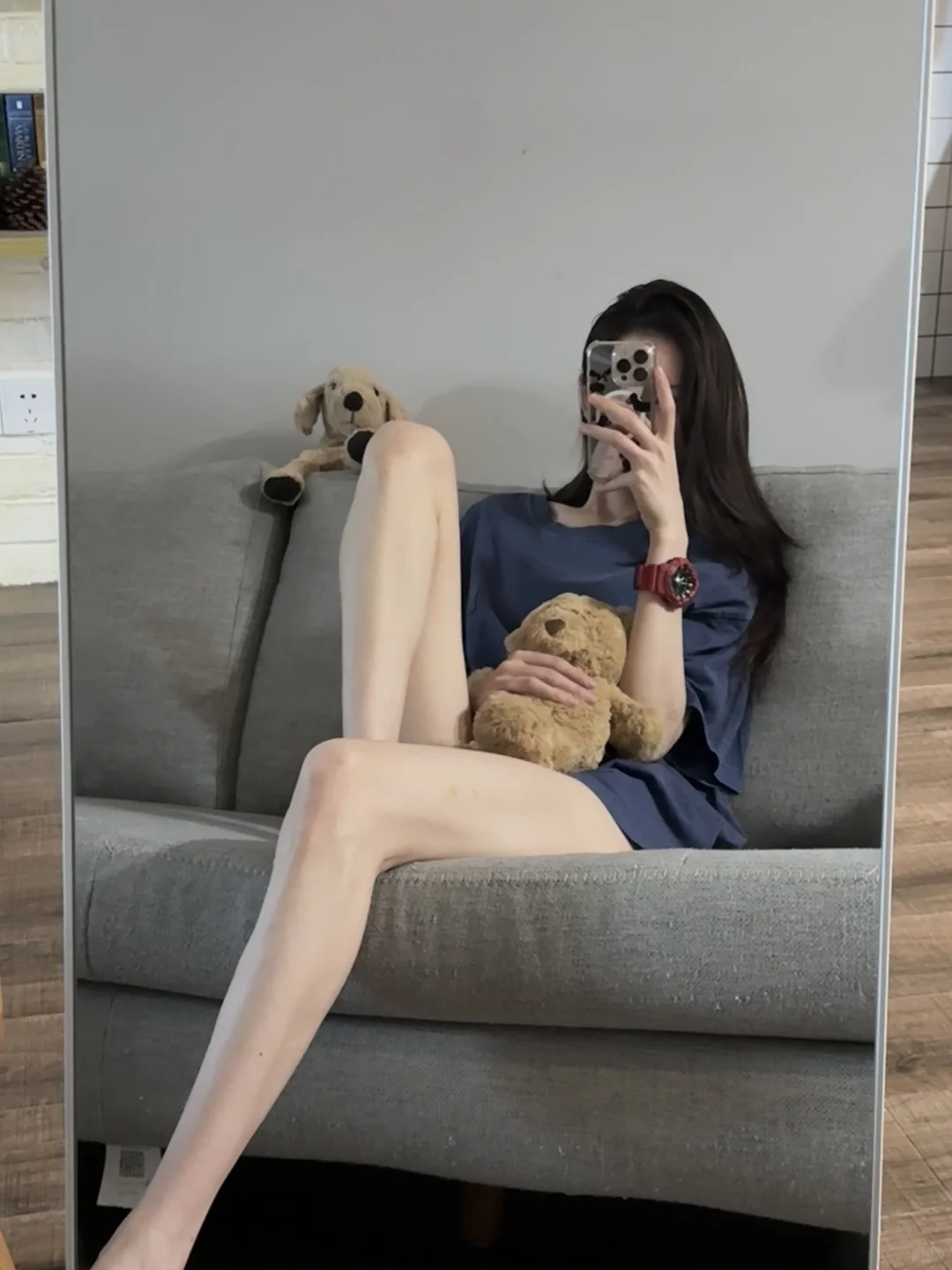 对镜自拍不露脸拍照姿势le