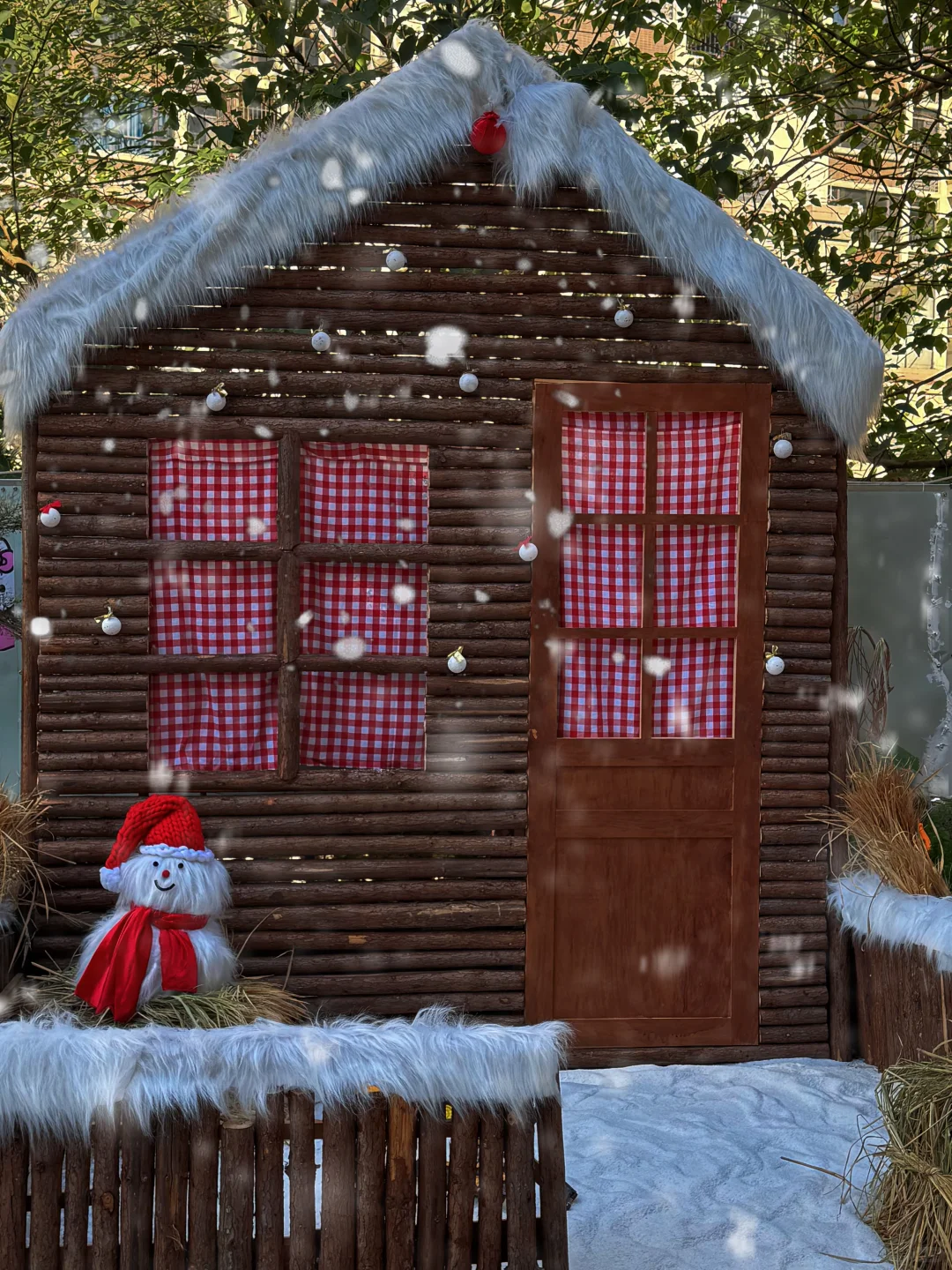 救命！这家店把圣诞浪漫焊在店里了