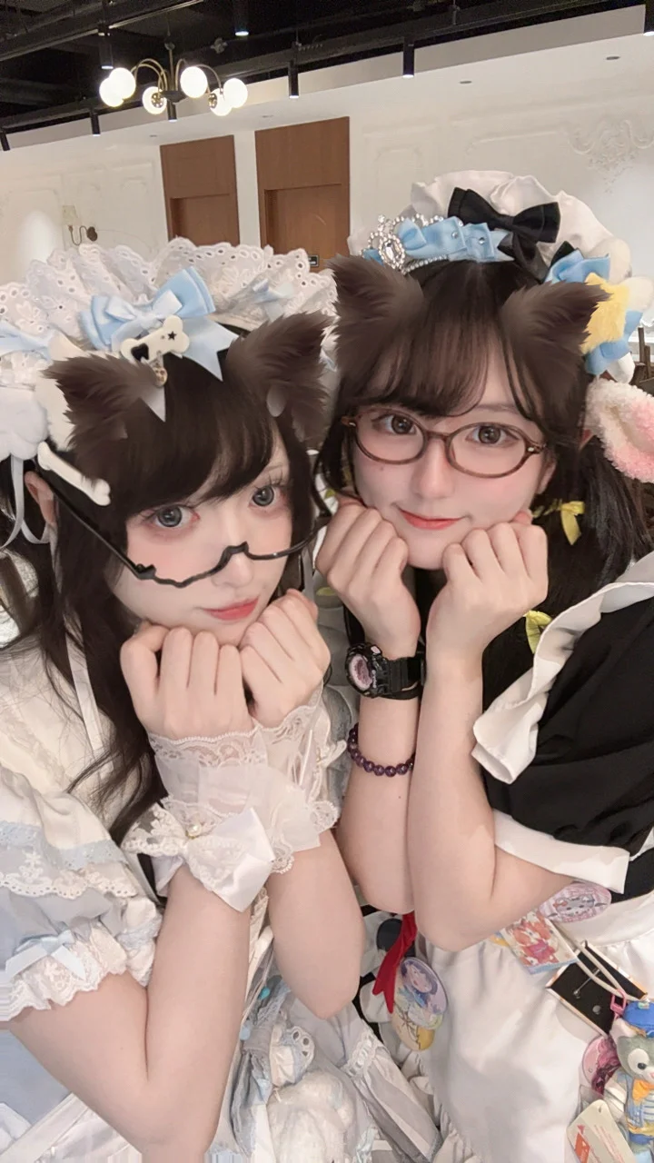 你掉的是这个水色舍ri子吗..> <