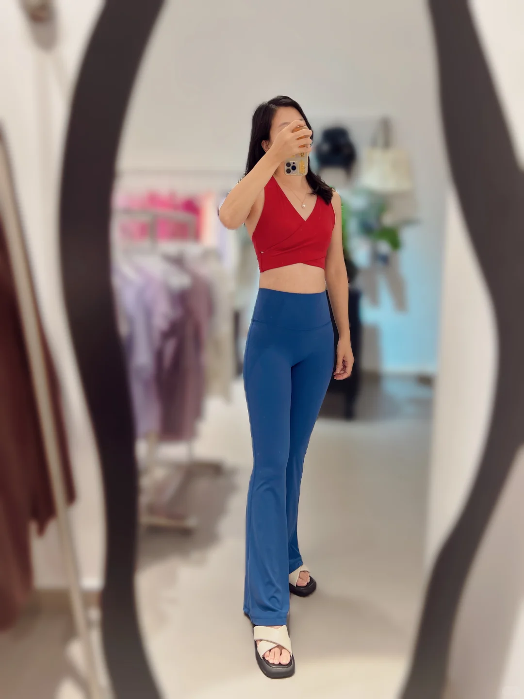 在东城万达，瑜伽服搭出港风复古松弛感