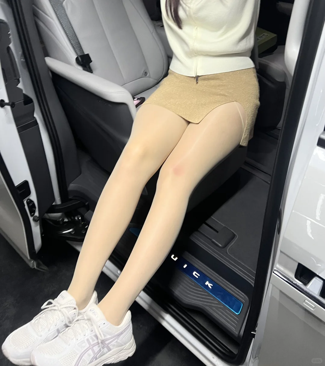 短裙➕四面镂空肉丝才是性感小心机天花板！