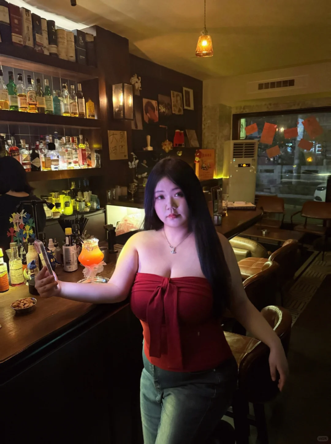 酒馆漫游🍸 微醺滤镜+红抹胸绝绝子