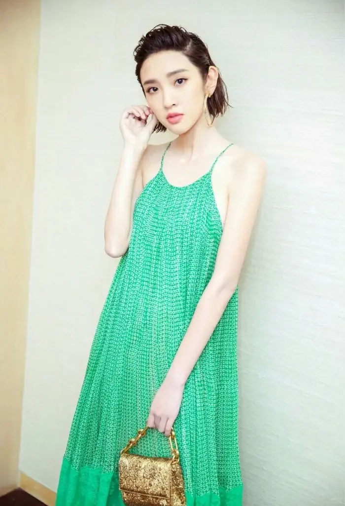 唐艺昕，清纯唯美，漂亮！❤