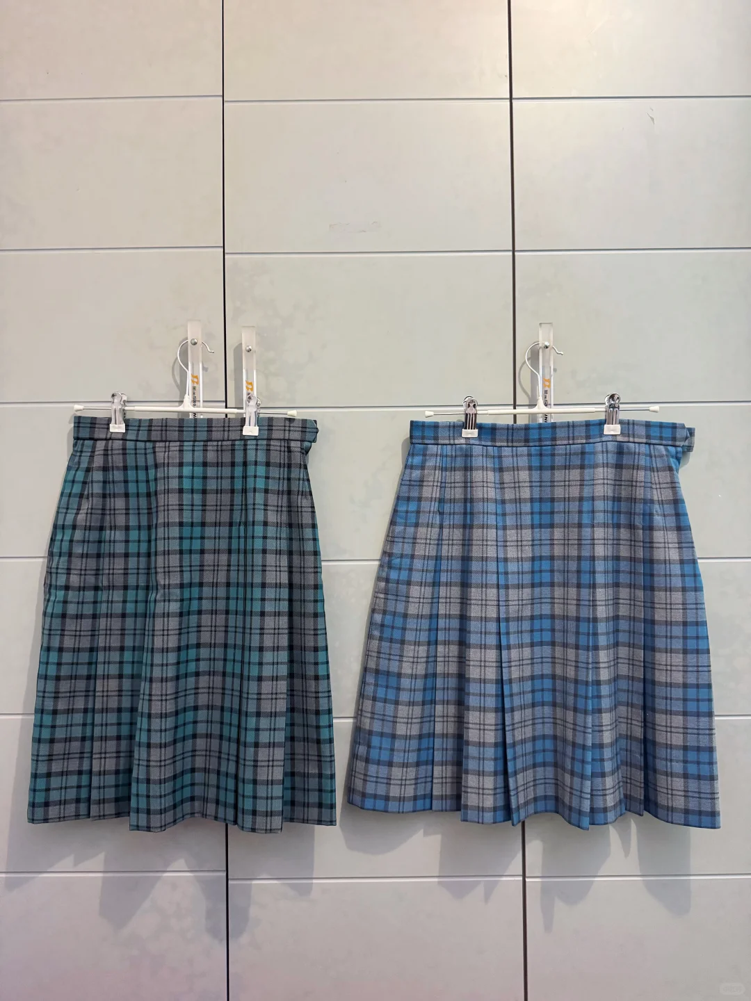 【求校名】新荣高校同格异色马甲set 校供萌款