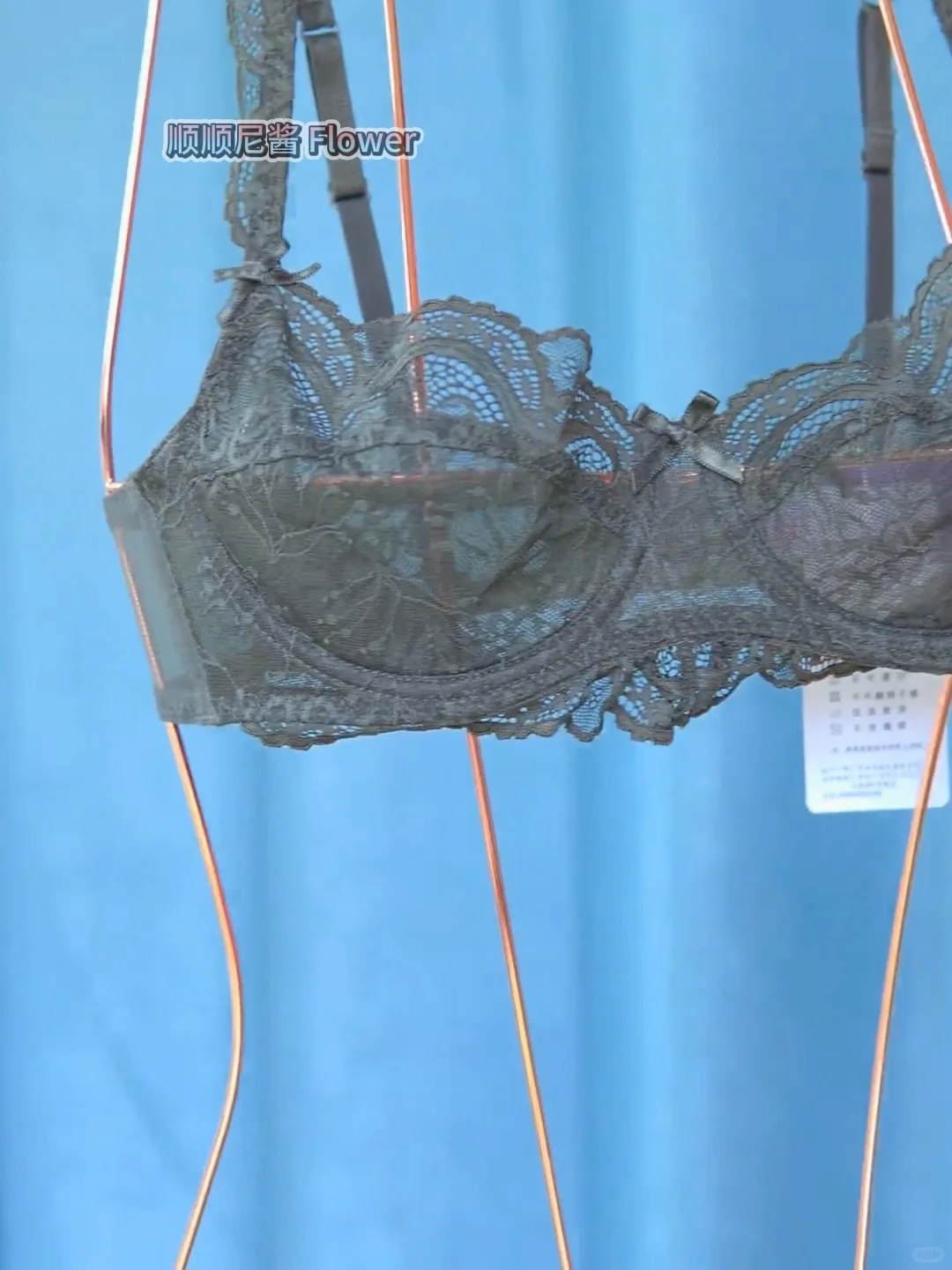 这样的蕾丝内衣套装真的很迷人🖤