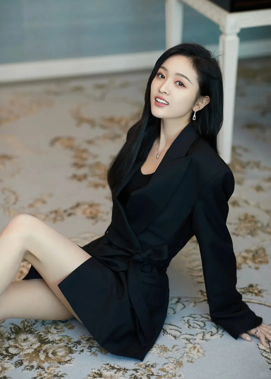 吴宣仪性感长腿写真集