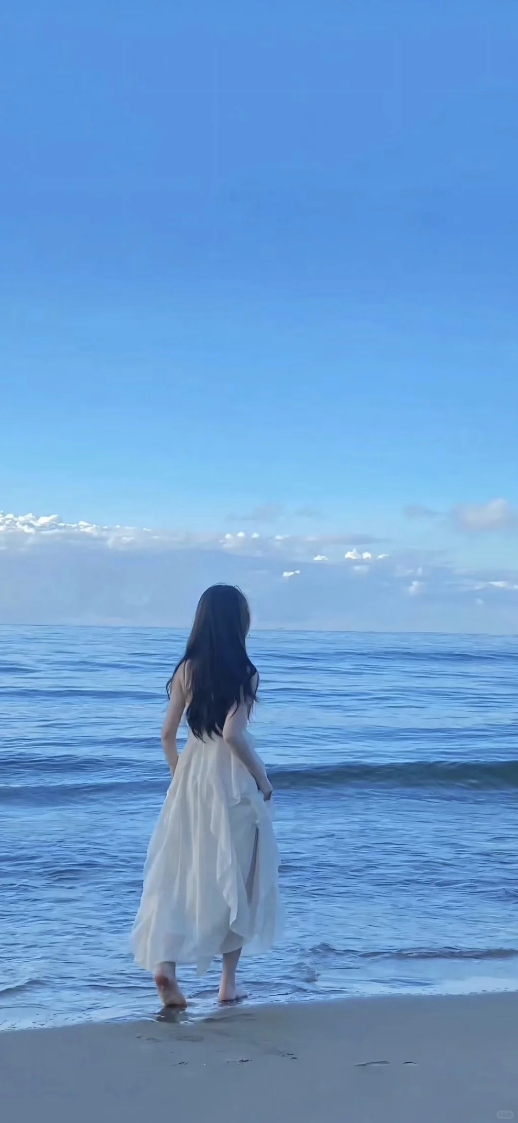 手机壁纸｜她留给你是背影🌊