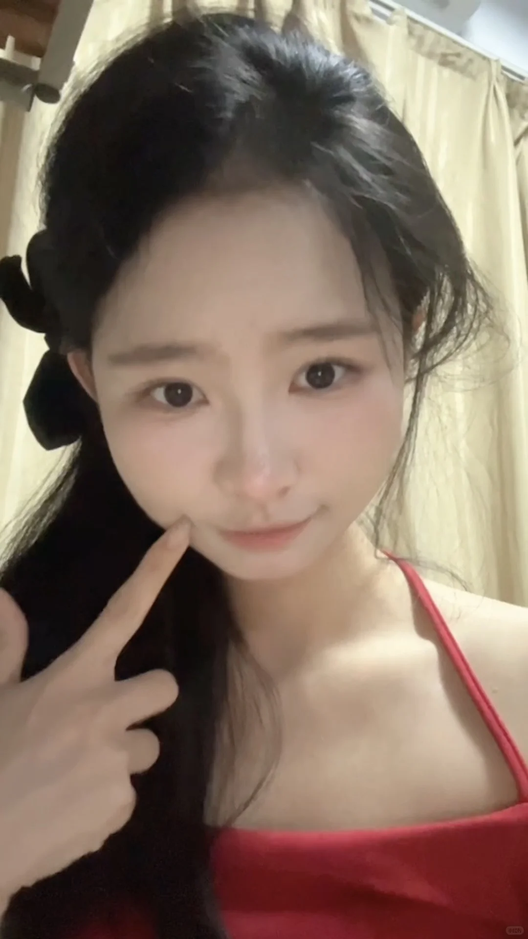 天冷了还想当辣妹就在宿舍拍咯