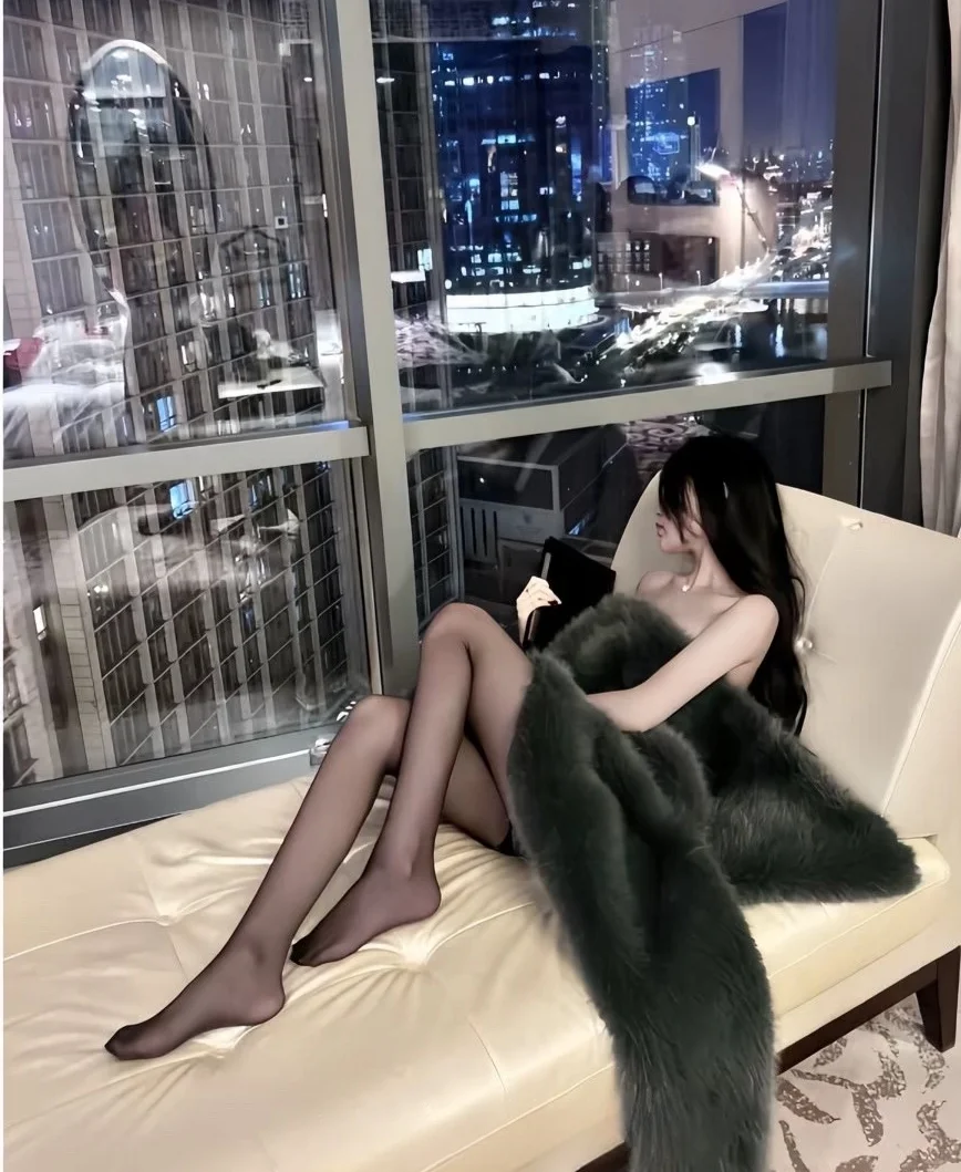 #纯欲穿搭 #黑裙yyds #波点袜穿搭 #氛围感