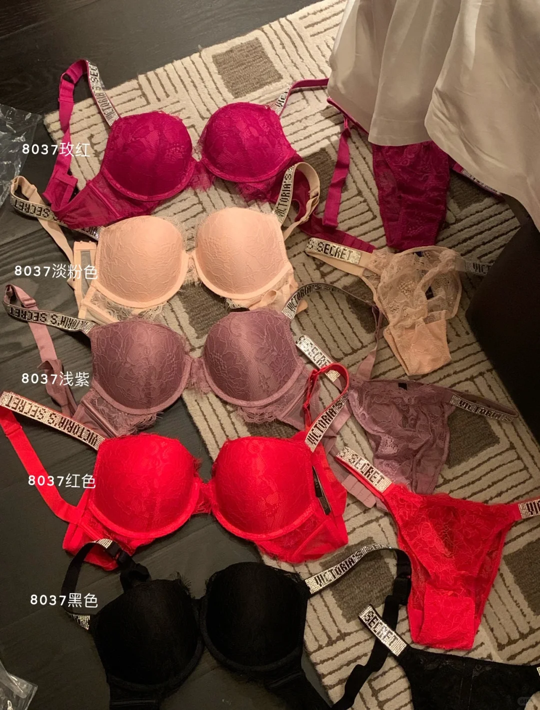 圣诞礼物🎁 维密水钻198r两套🔥🔥