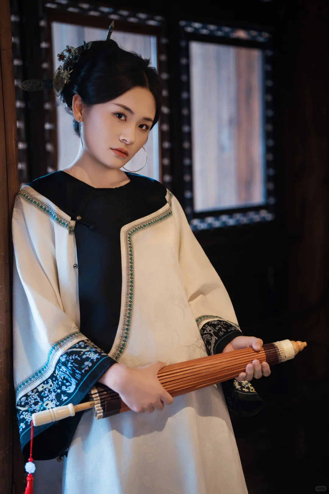 她可以是娇艳的花，也可以是锐利的剑⚔️