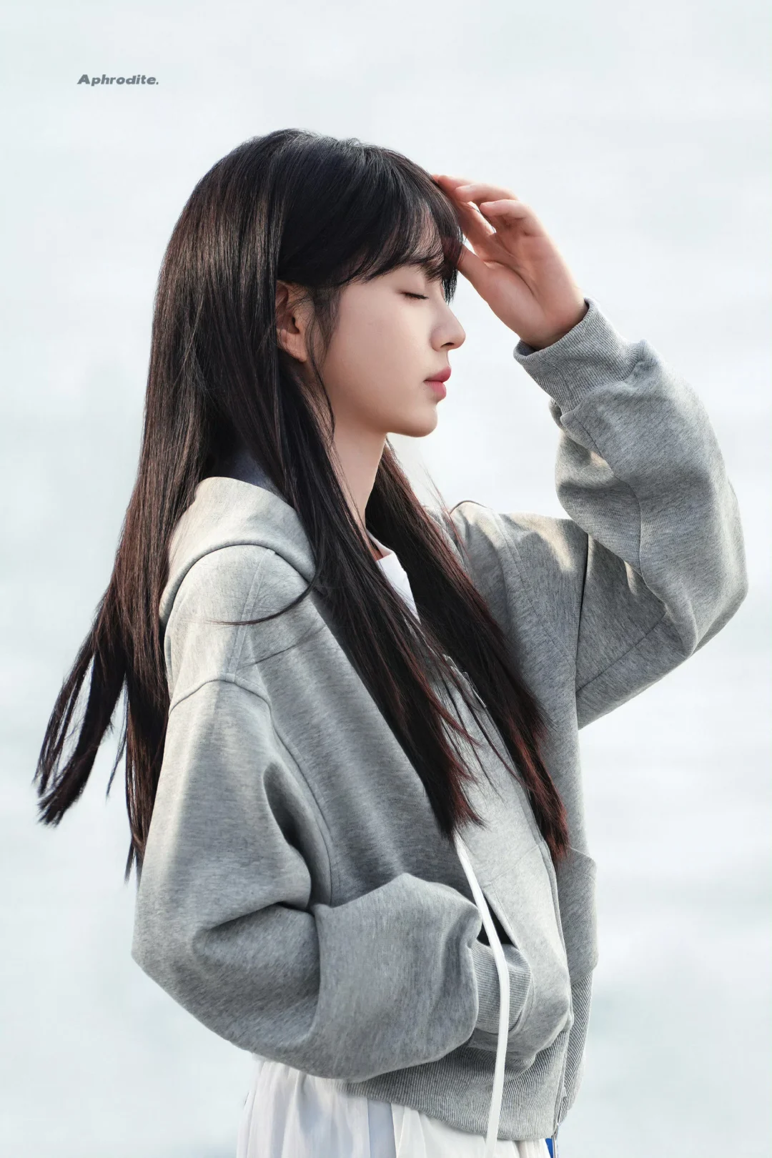 田曦薇新戏海边两套穿搭～林知夏侧脸杀😍