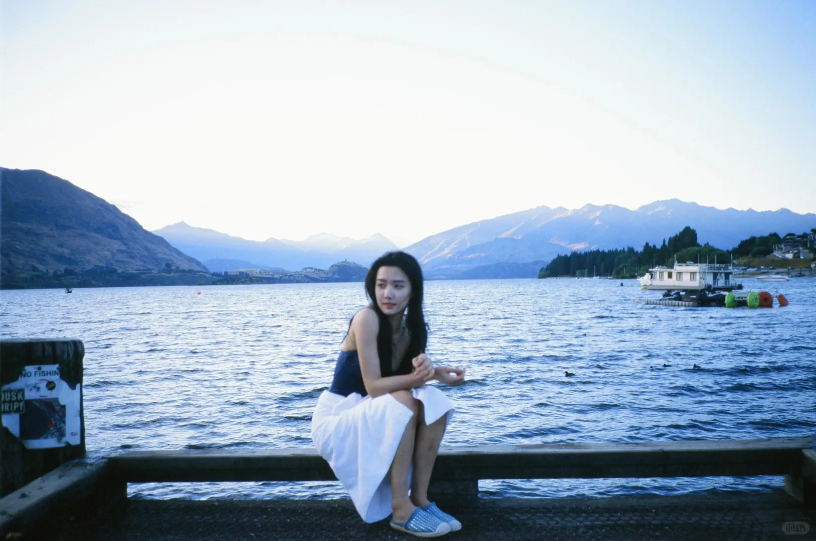 卢昱晓晒泳装照。这不就是美人鱼嘛。