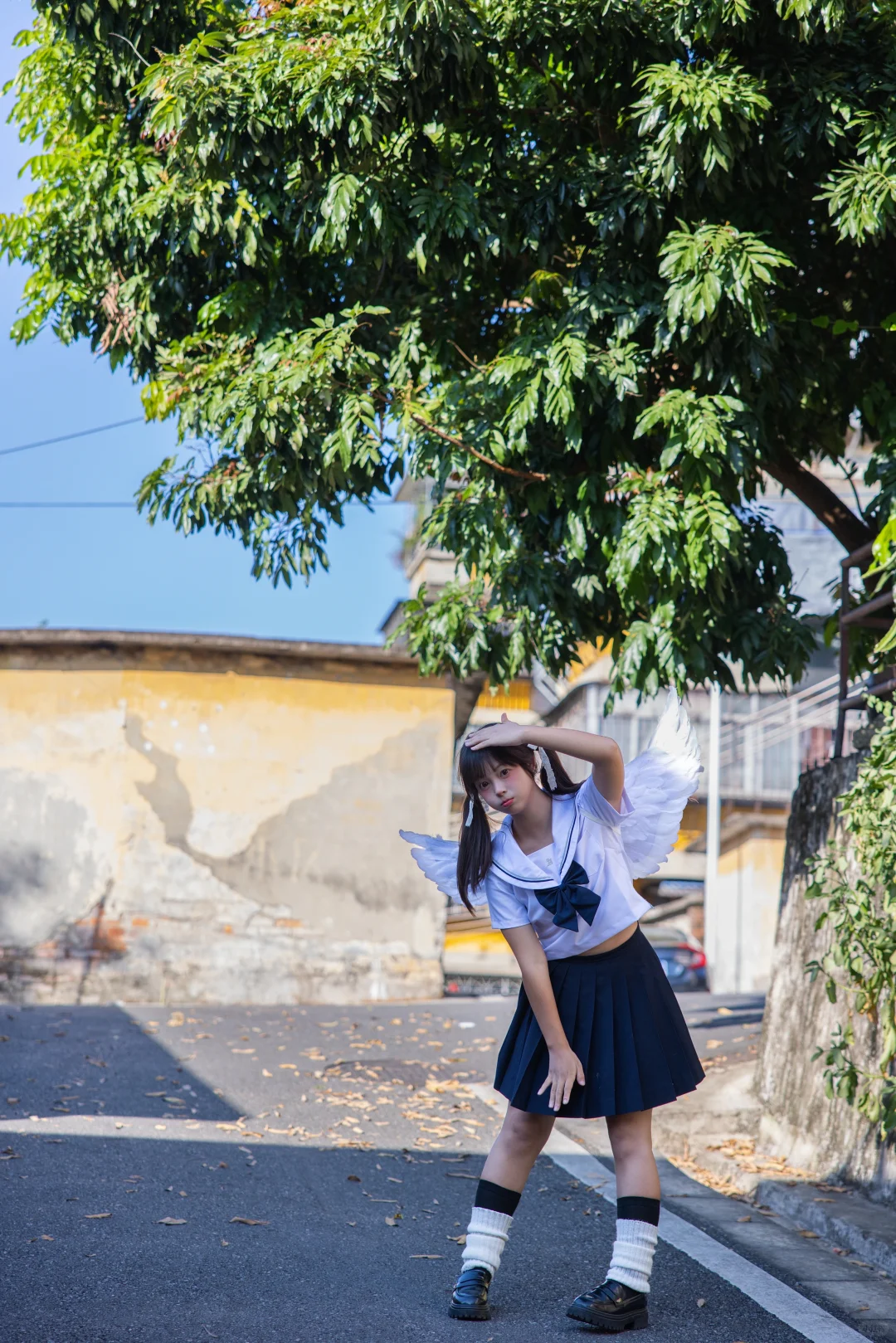 逆光发丝，元气少女