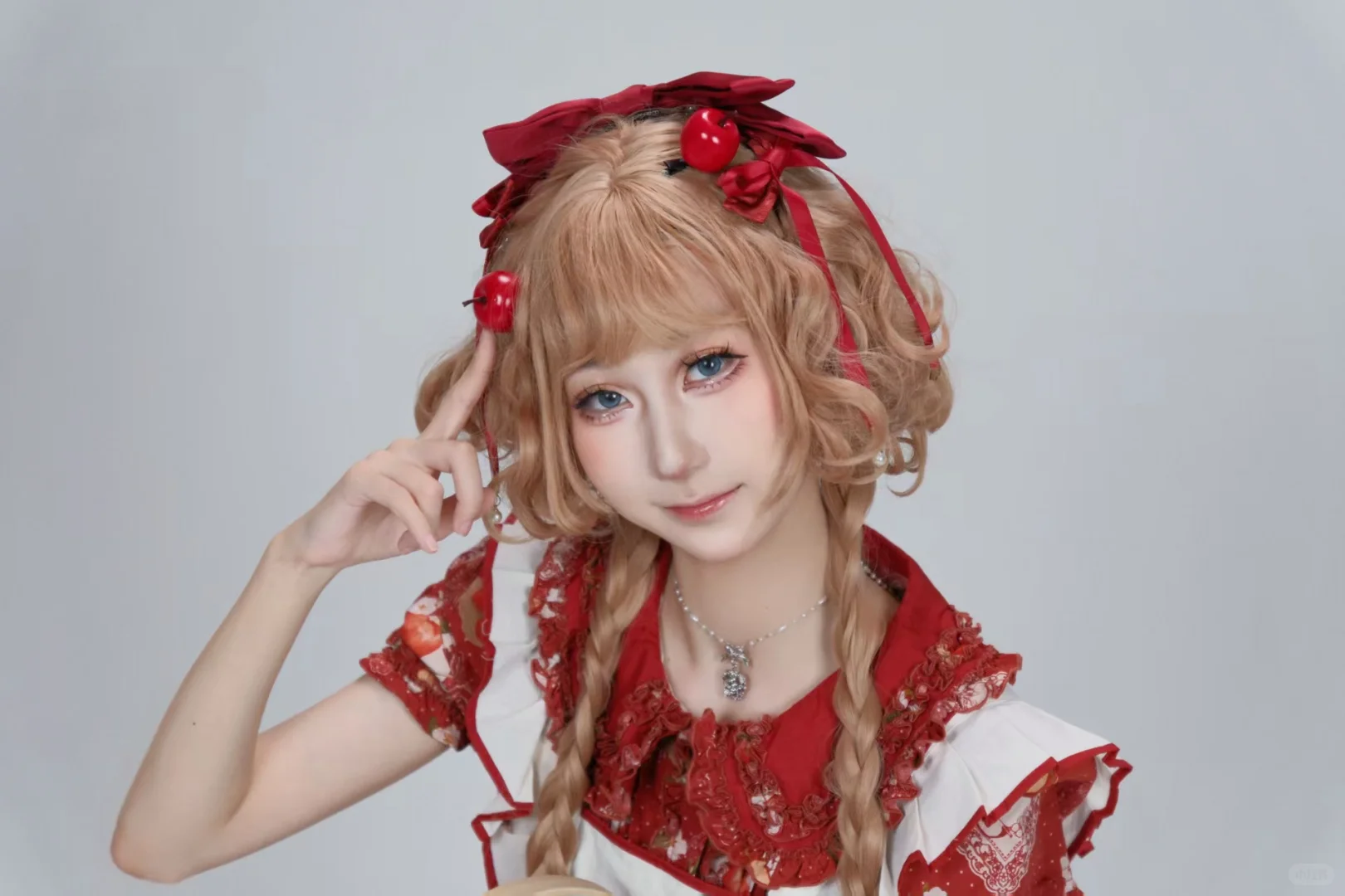 ‧₊ 𐙚ﾟ要来一口苹果吗⊹ 𖦆˚‧