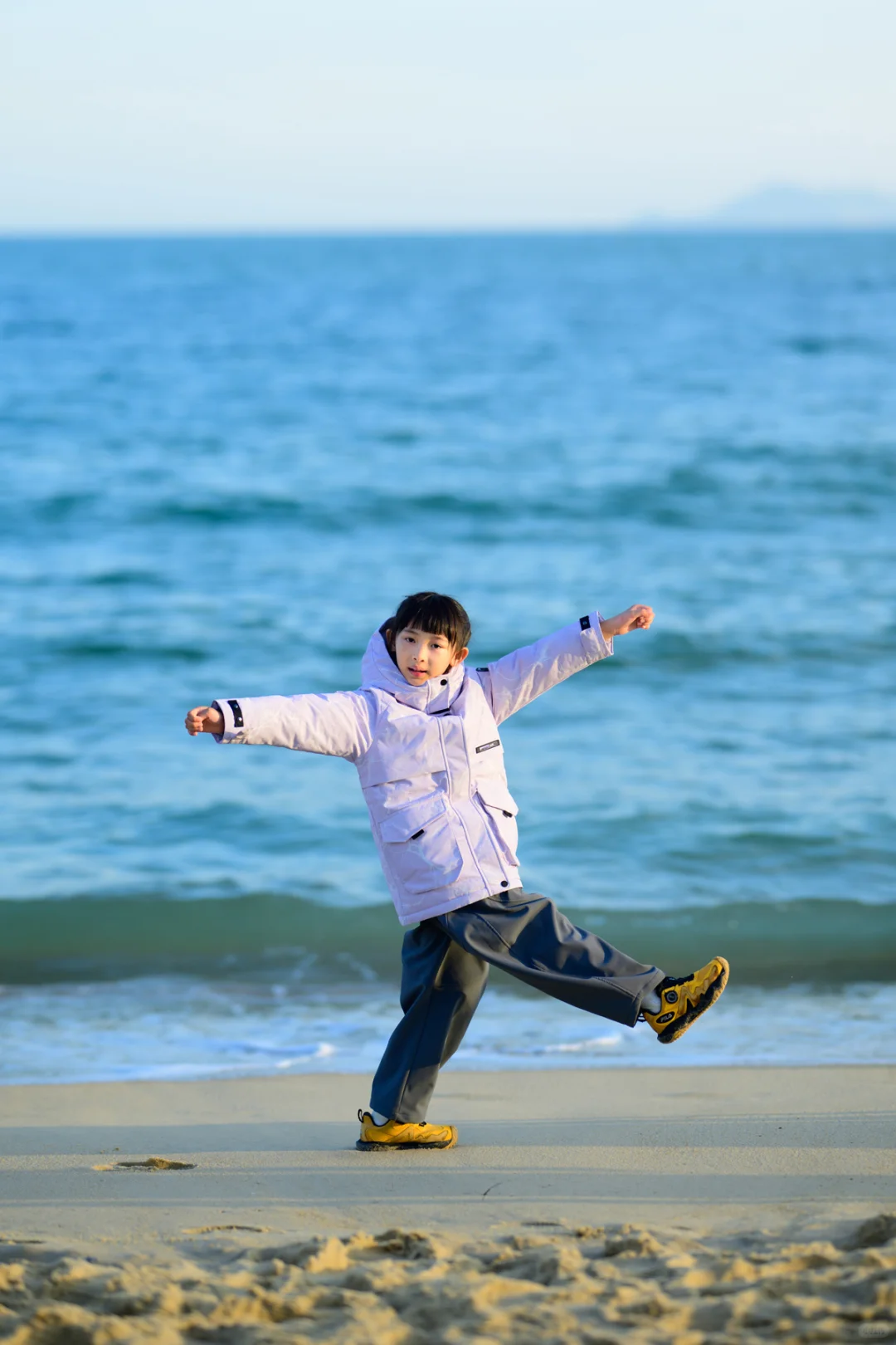 给娃穿上它，海边🌊再冷孩子也能撒欢玩