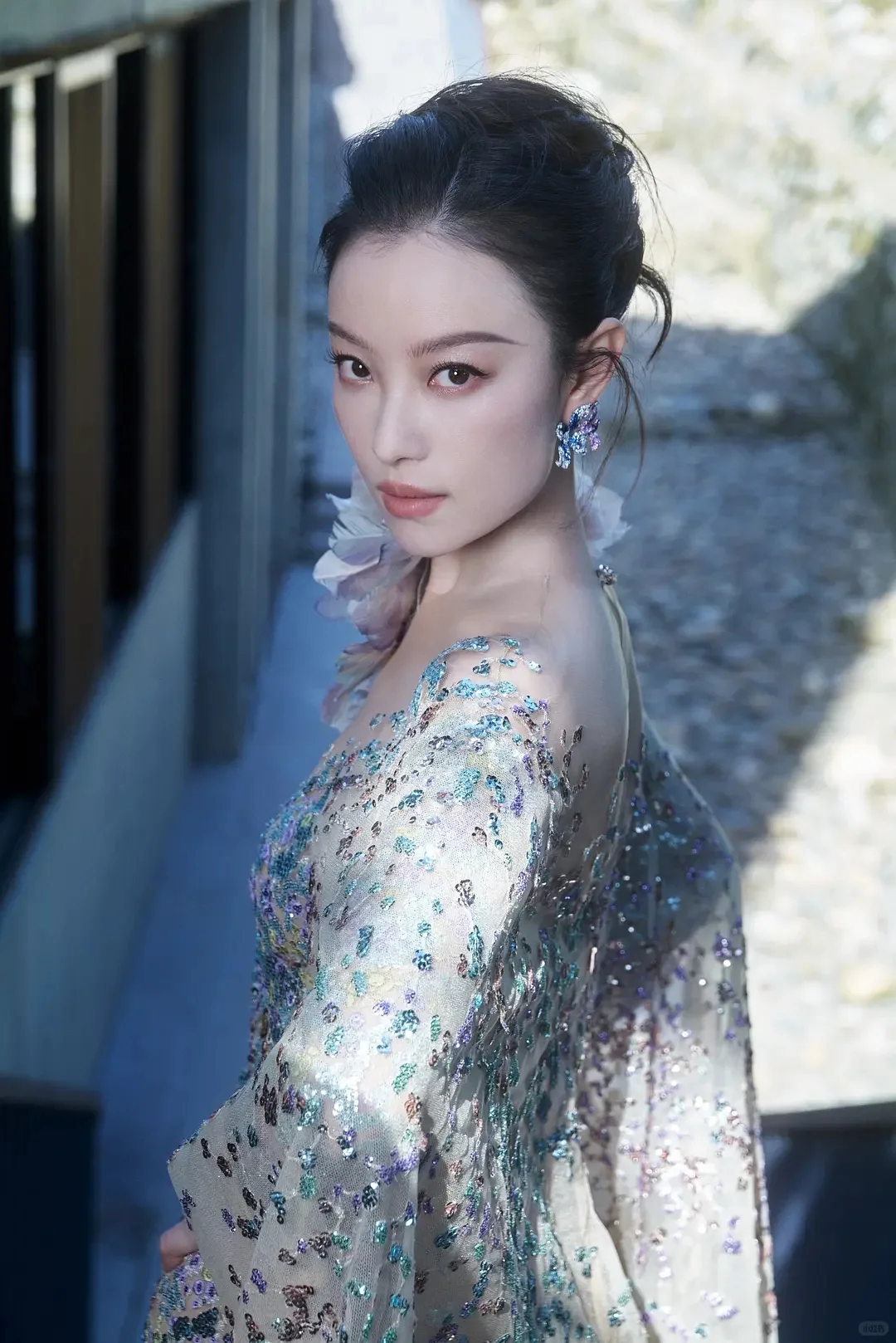 倪妮炫彩长裙礼服写真集