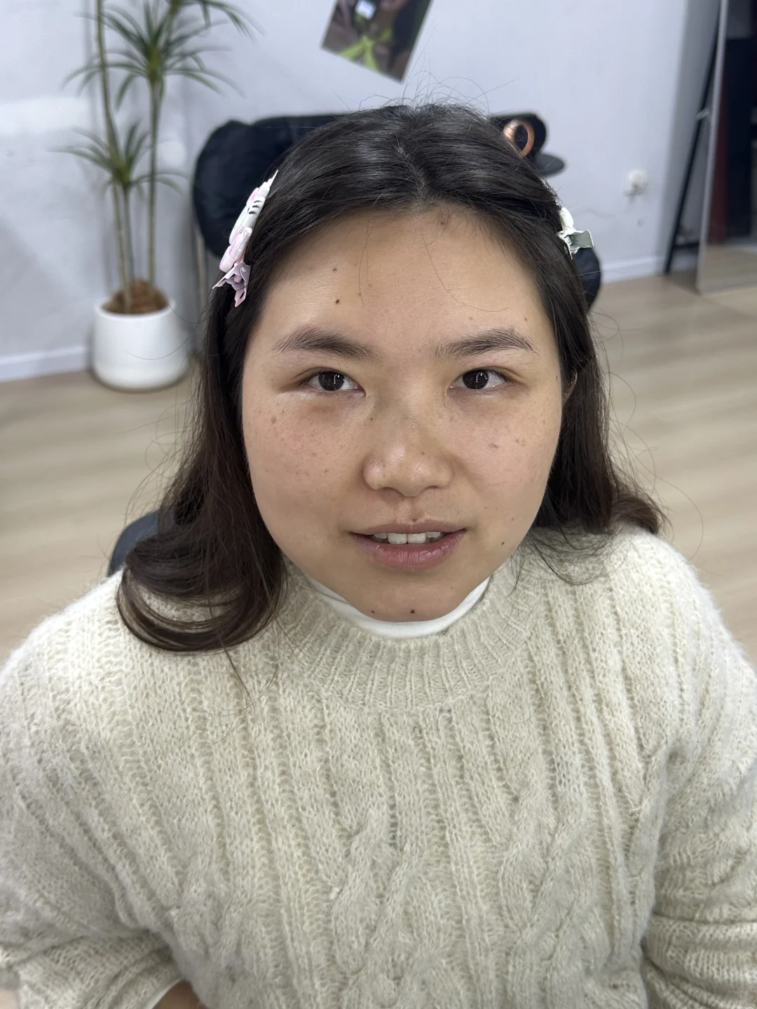 辣妹复古烟熏妆太绝了！