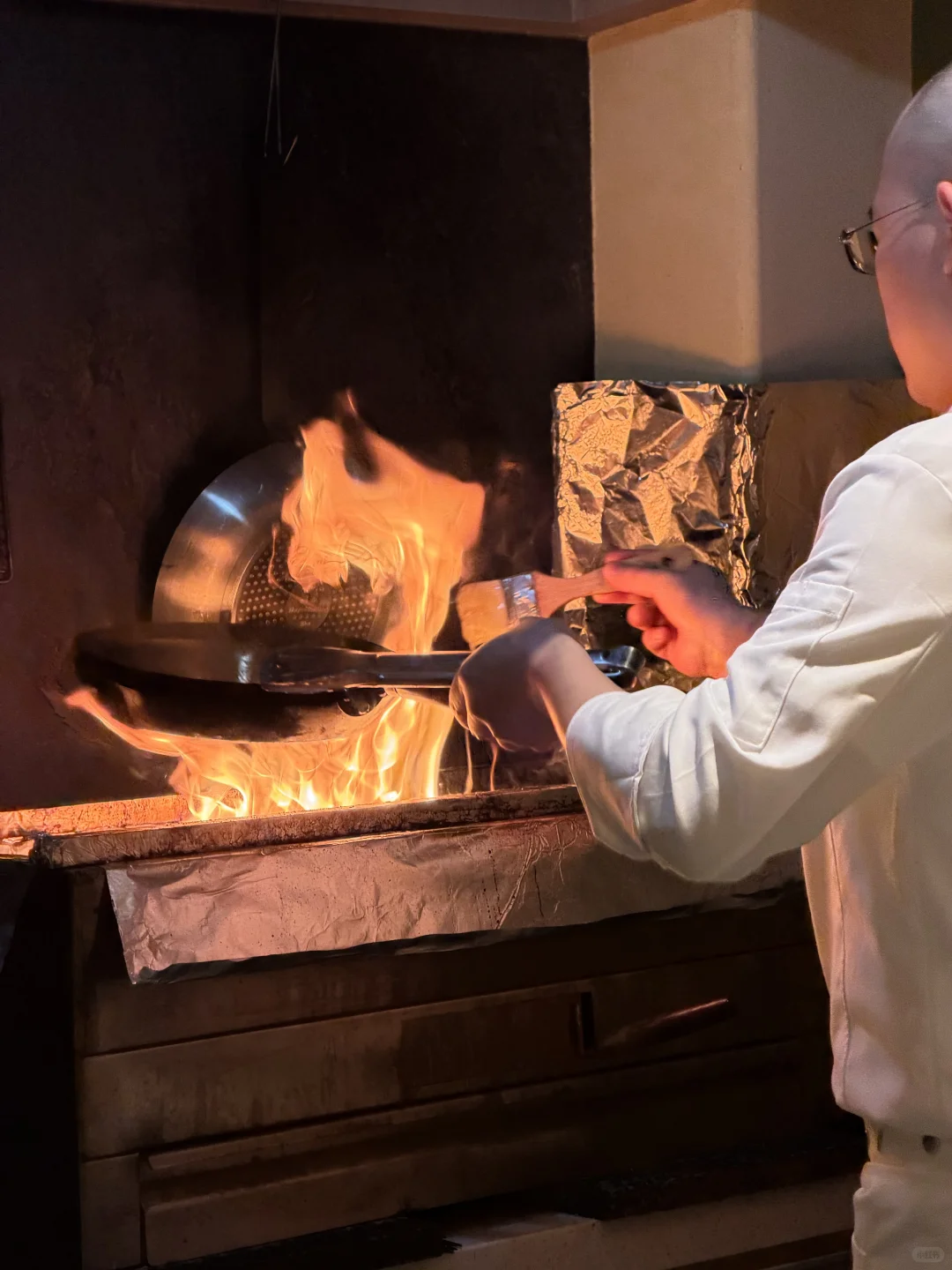 很少用「娇艳欲滴」来形容一条腿