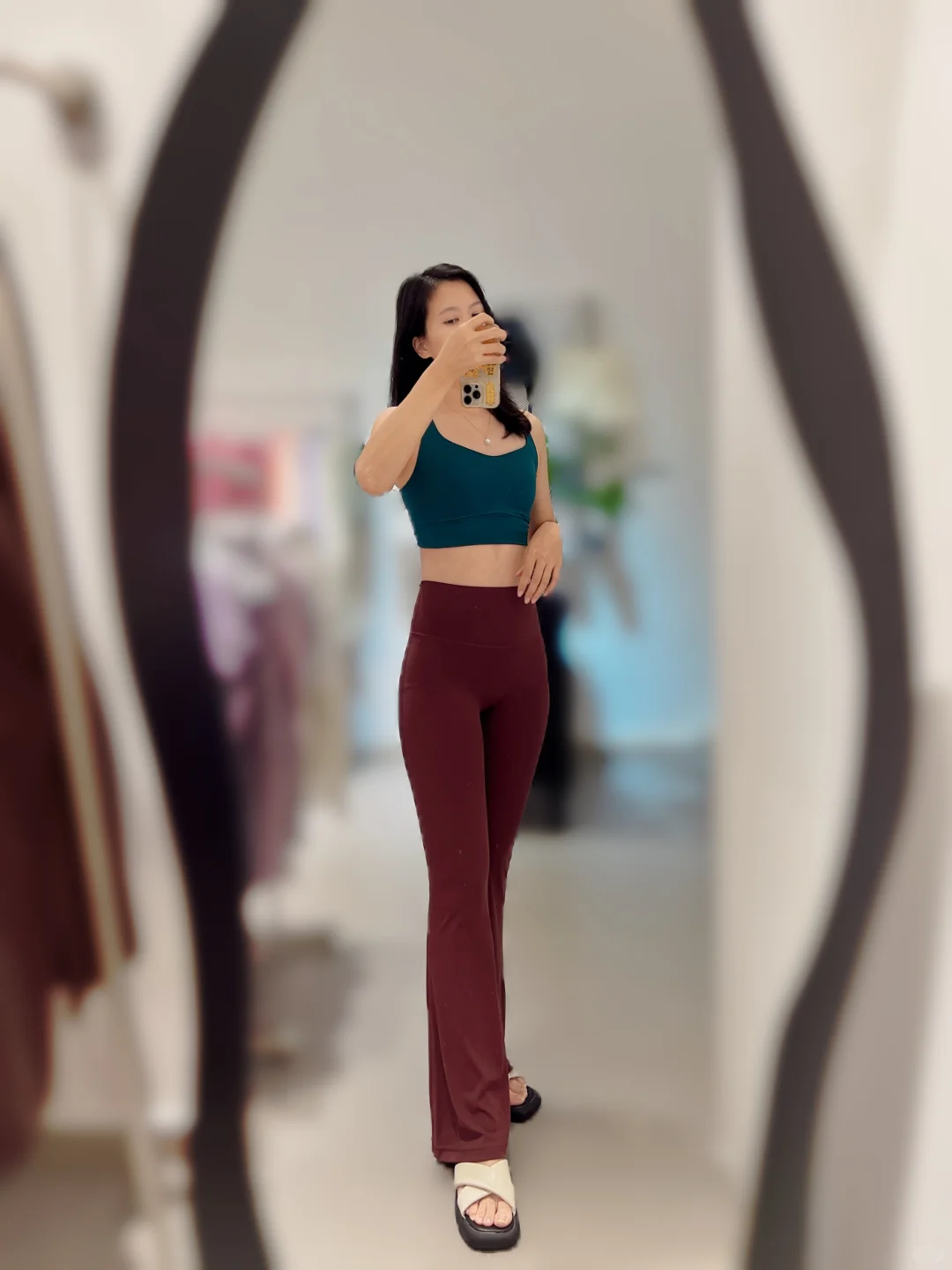 在东城万达，瑜伽服搭出港风复古松弛感