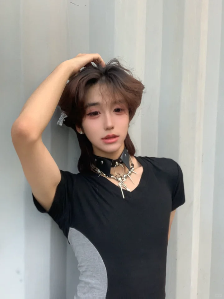 猜猜头上戴的是什么