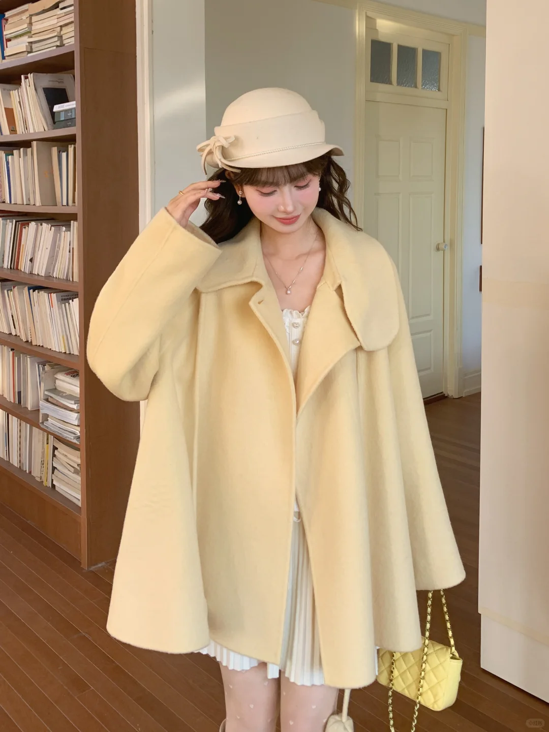 奶黄大衣气质感直接化身冬日大小姐！💛