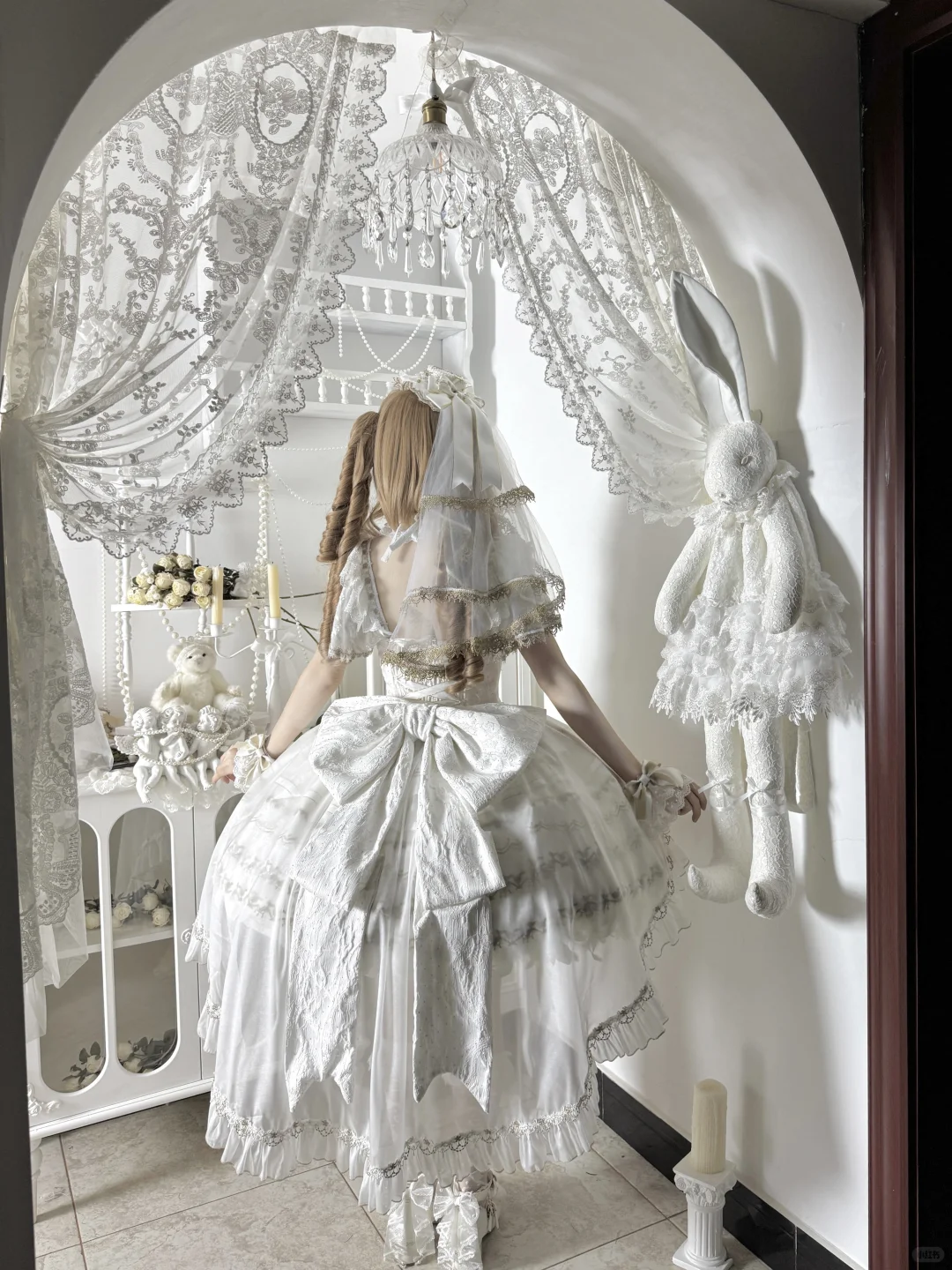 Lolita | 白金色栗栗丝的告白三视图