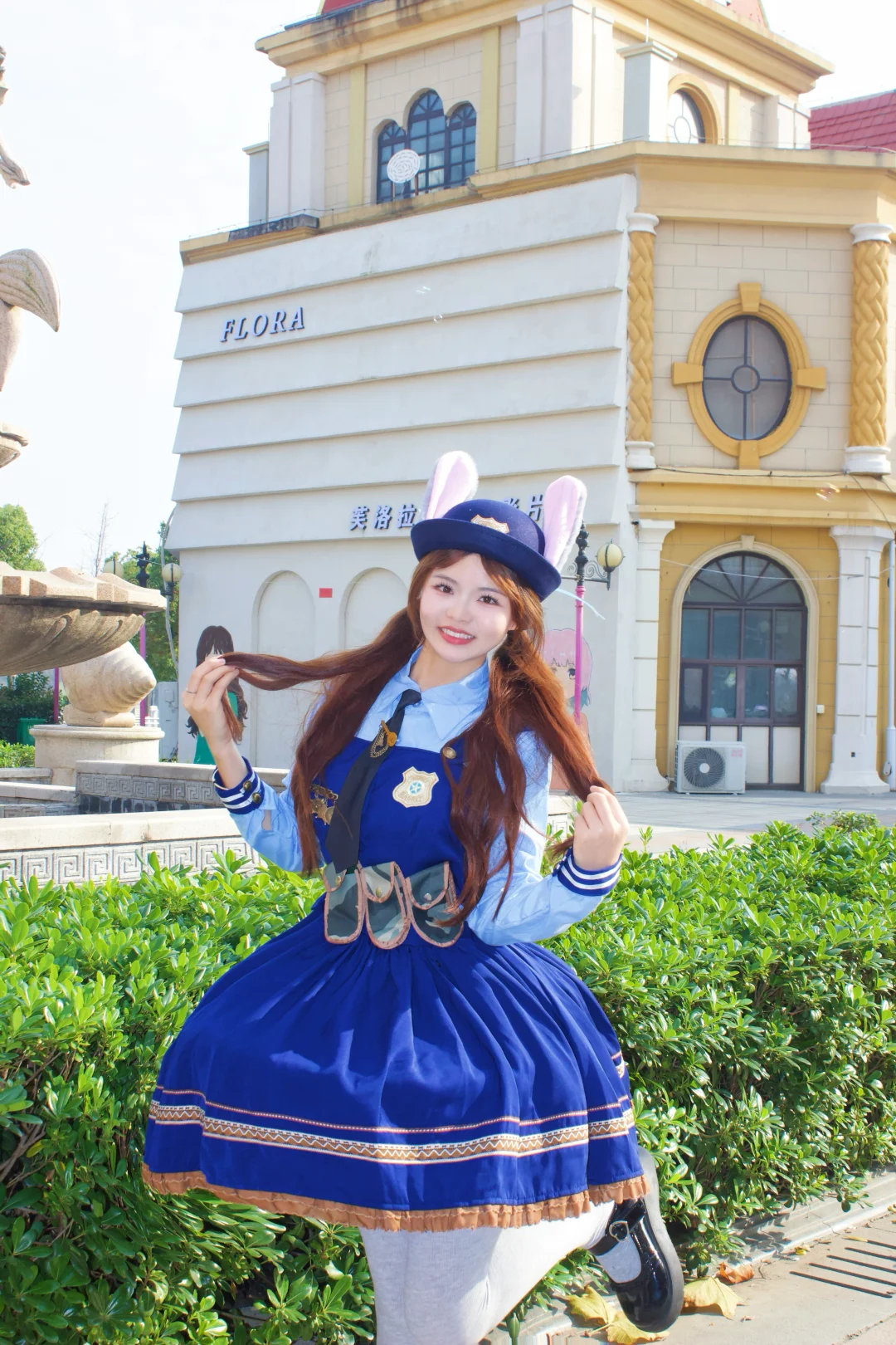 兔子警官朱迪拍照📸