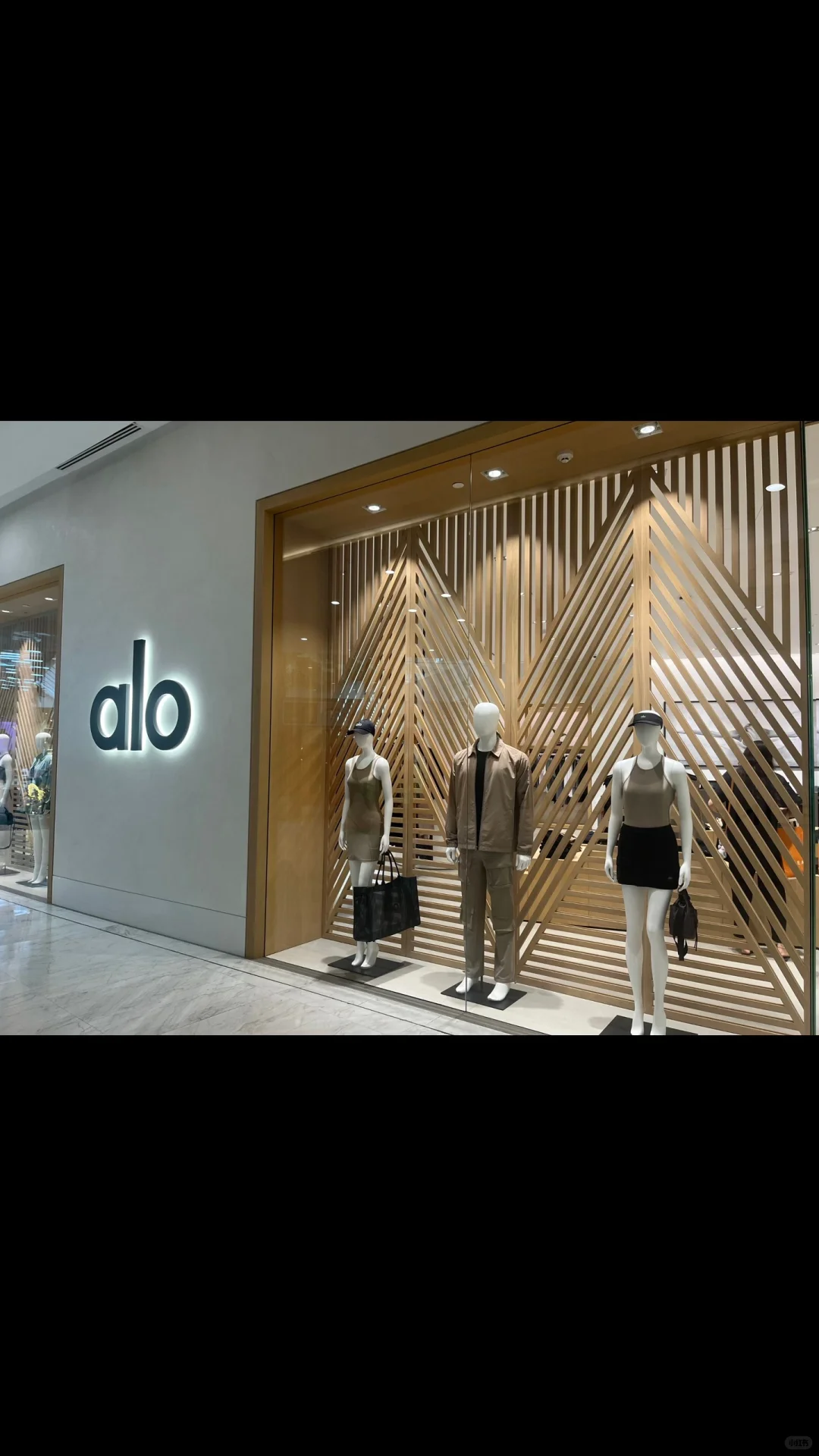 据说是lulu 的平替