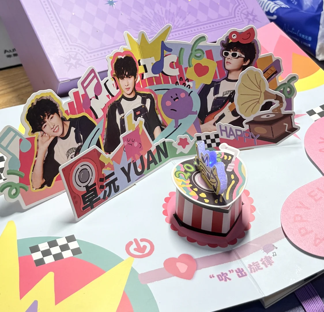 超厚一本的生日写真集！（脸颊肉版