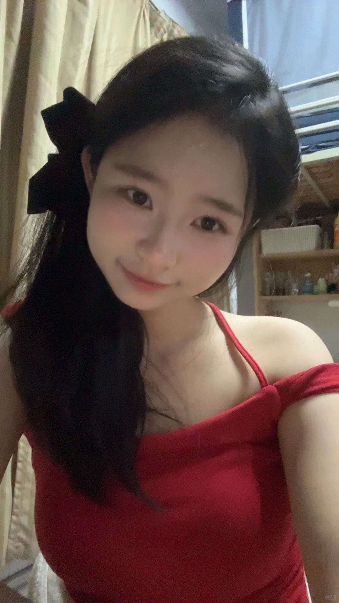 天冷了还想当辣妹就在宿舍拍咯