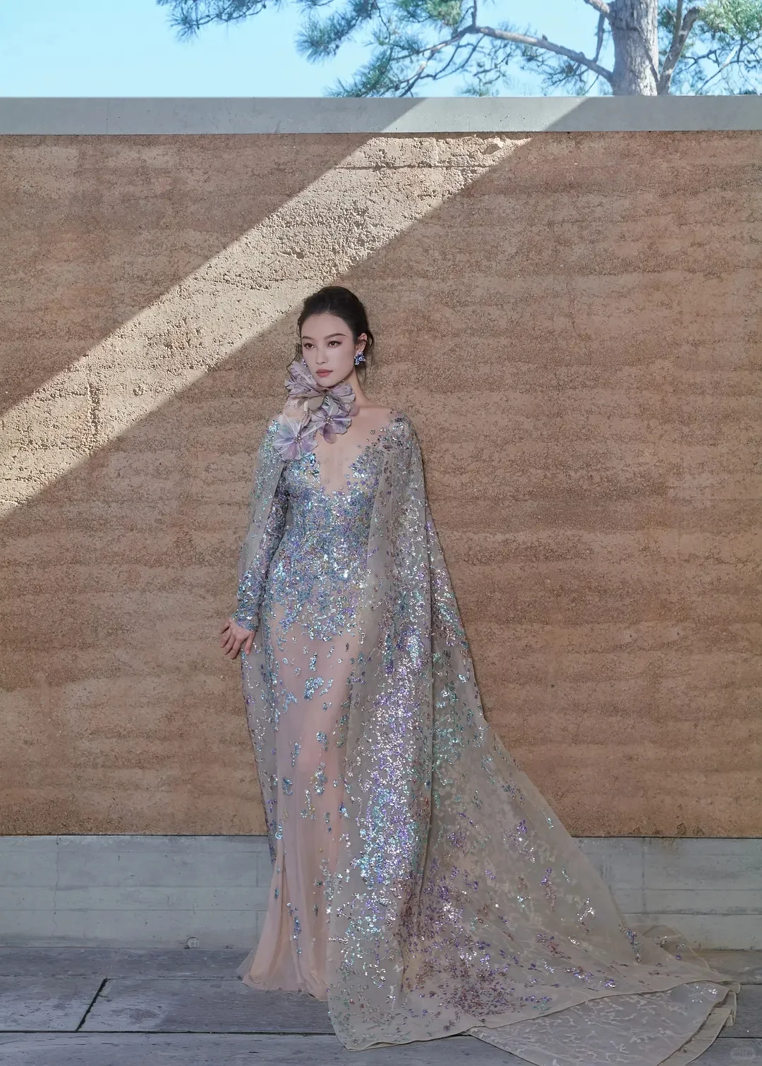 倪妮炫彩长裙礼服写真集