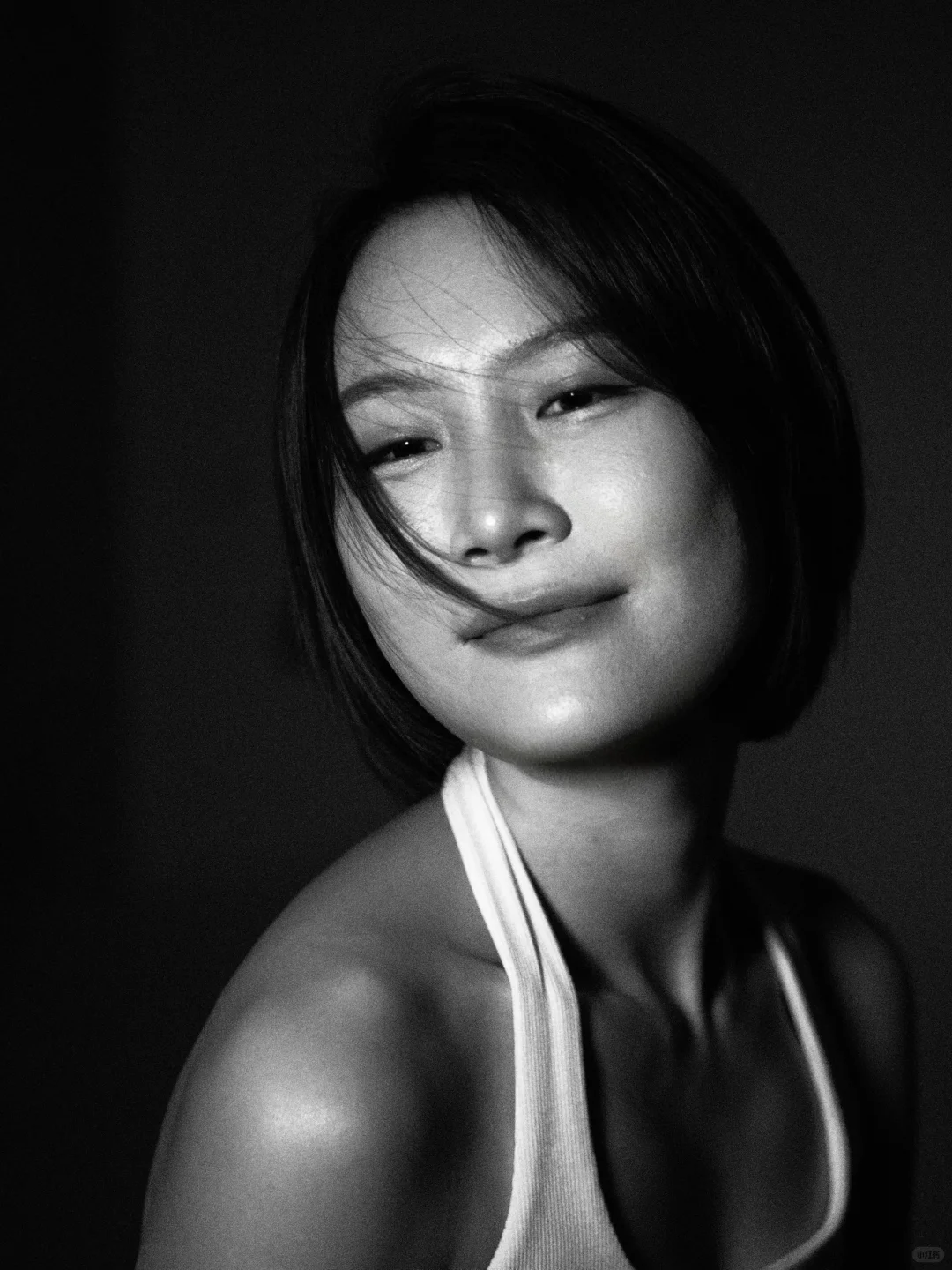 不必诉说所有故事，眼神会替我开口