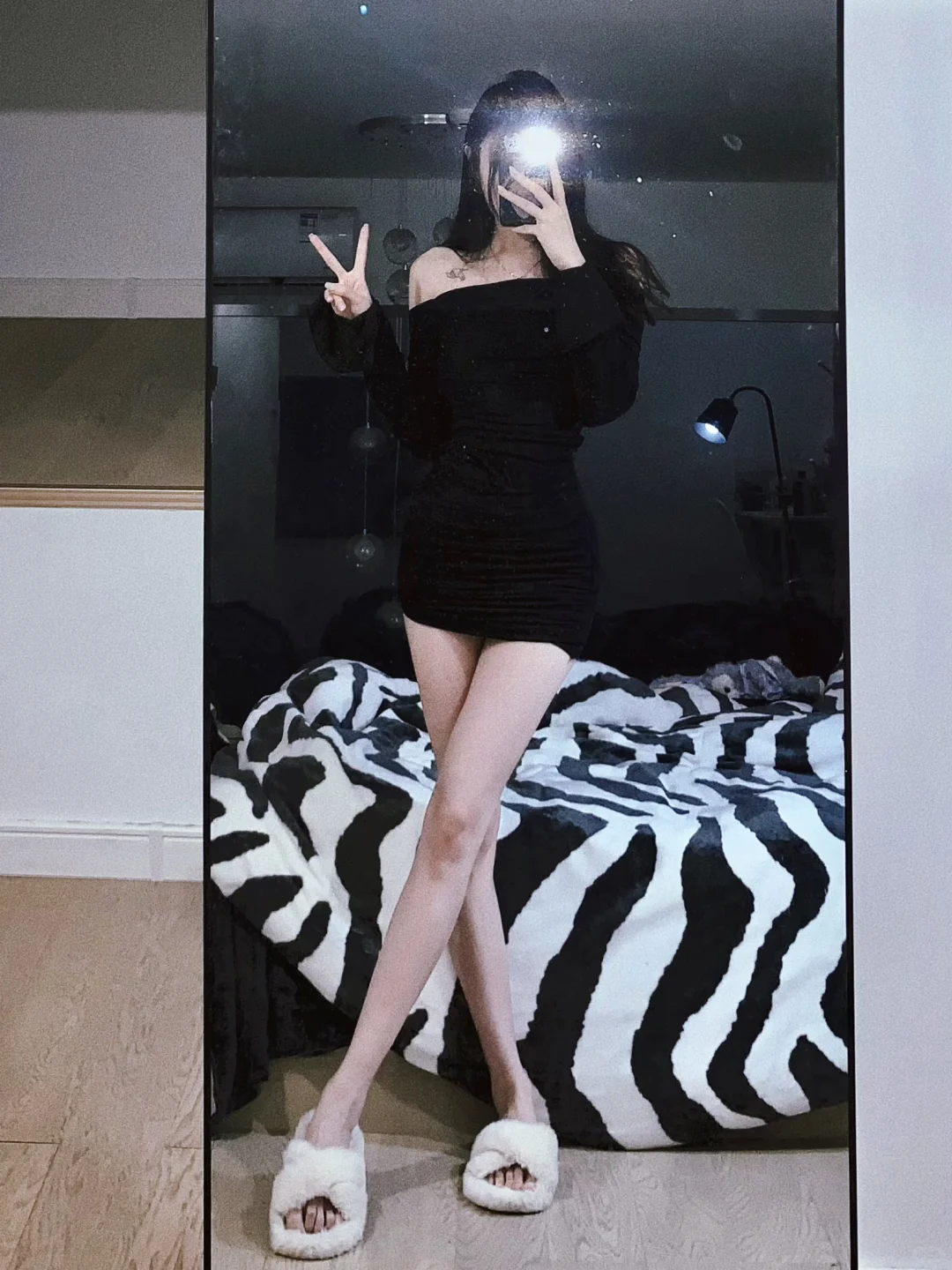 不露脸的氛围感对镜自拍｜穿搭的尽头是姐姐