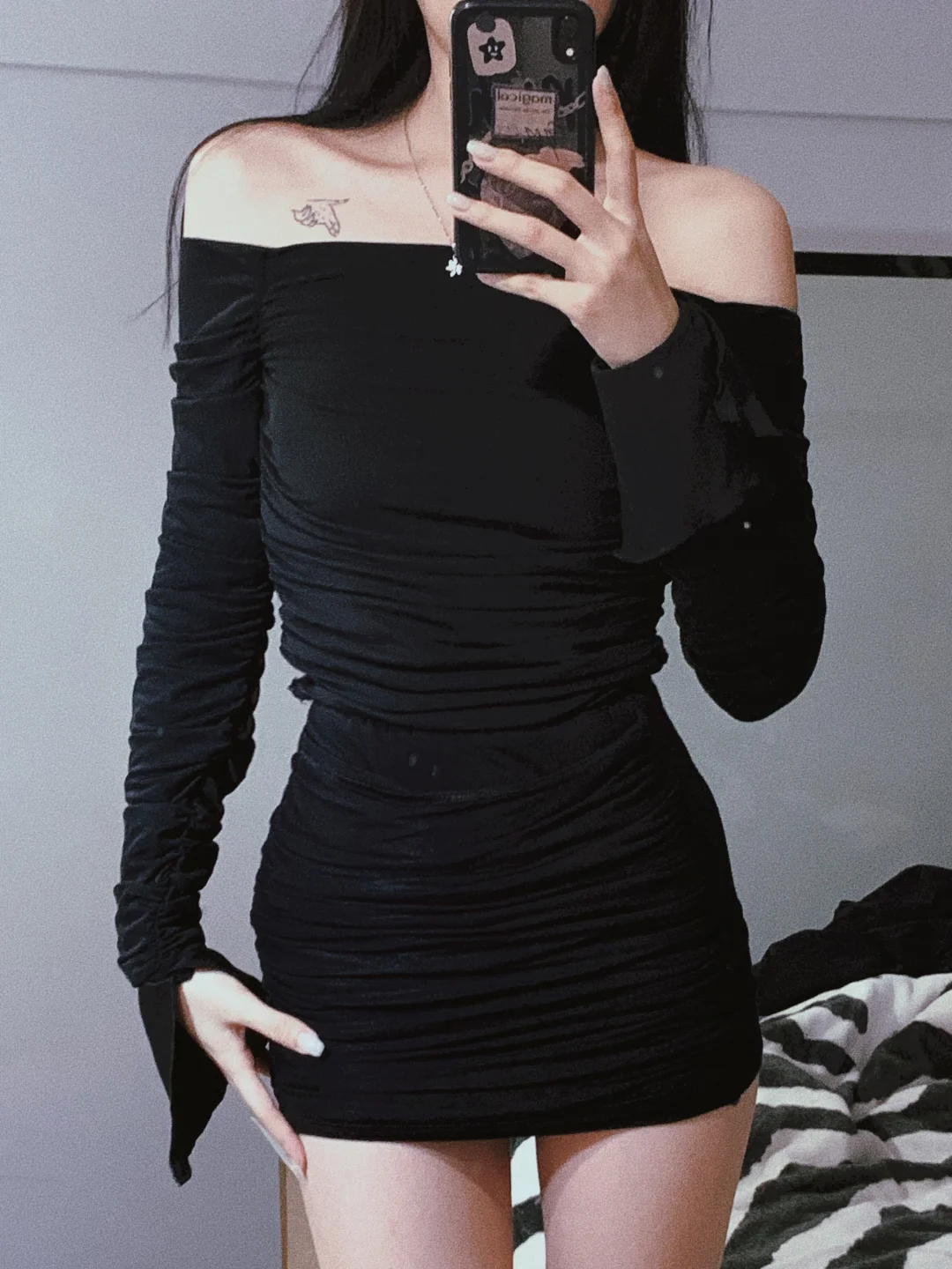 不露脸的氛围感对镜自拍｜穿搭的尽头是姐姐