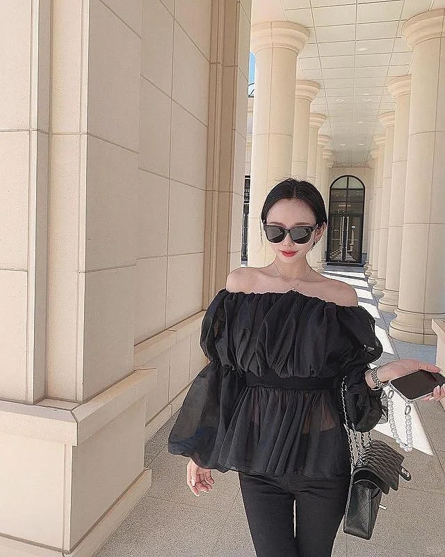 [ins美女]身材性感的大长腿美女模特写真2