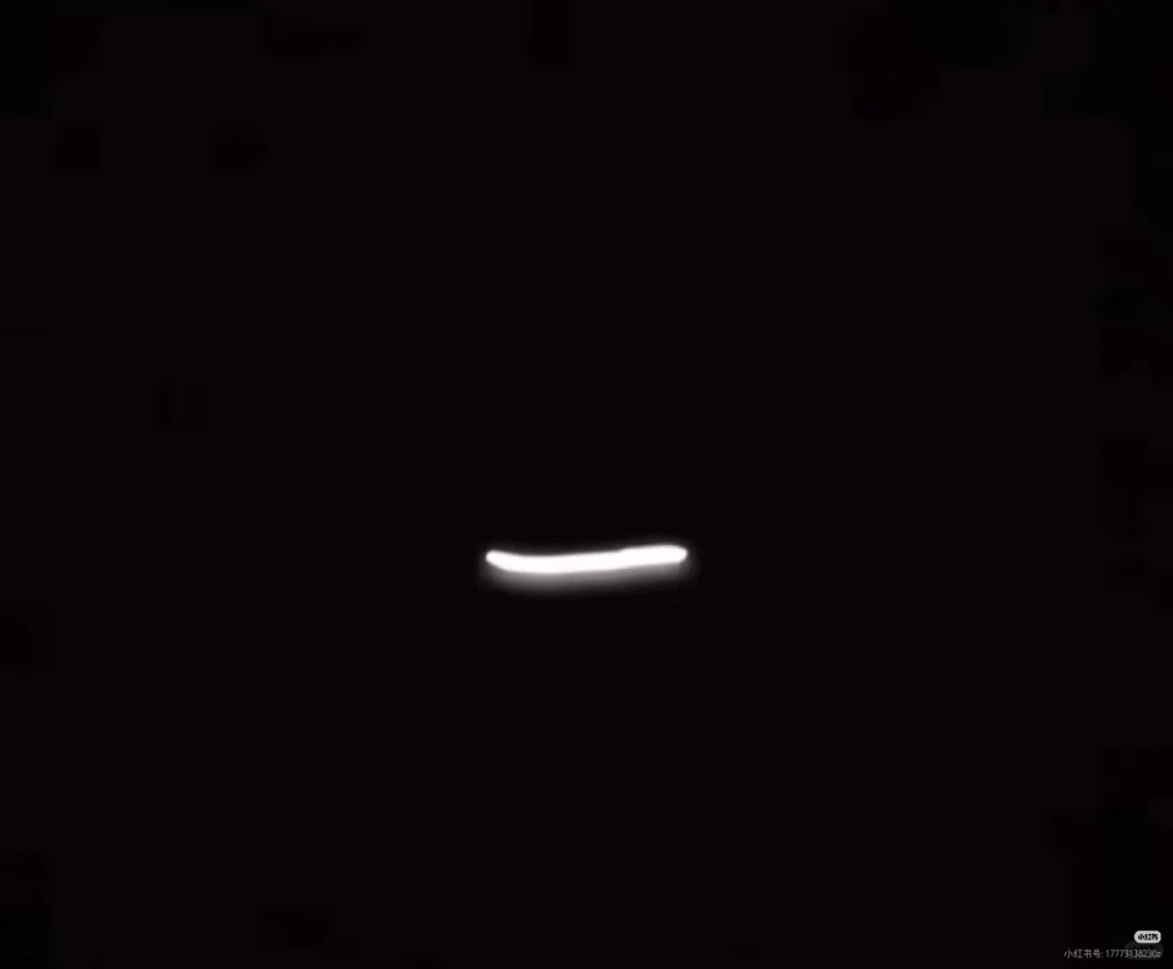 模糊氛围感女头