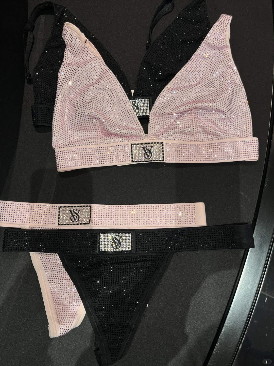 维秘|闪钻三角杯文胸～好美腻💕🙈